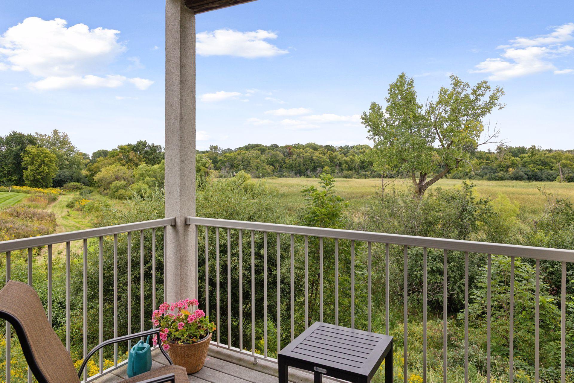 101 Willoughby Way E