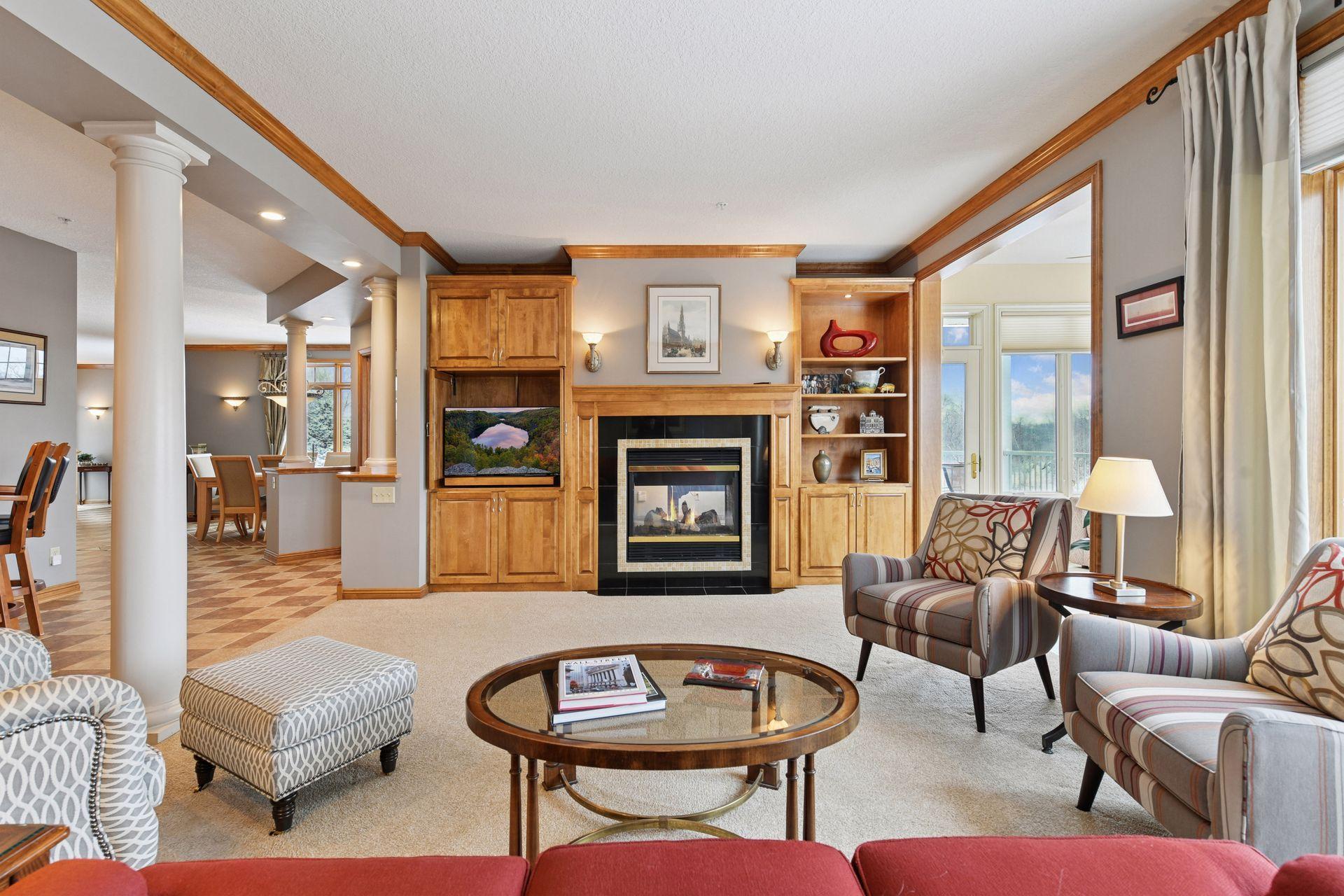 101 Willoughby Way E