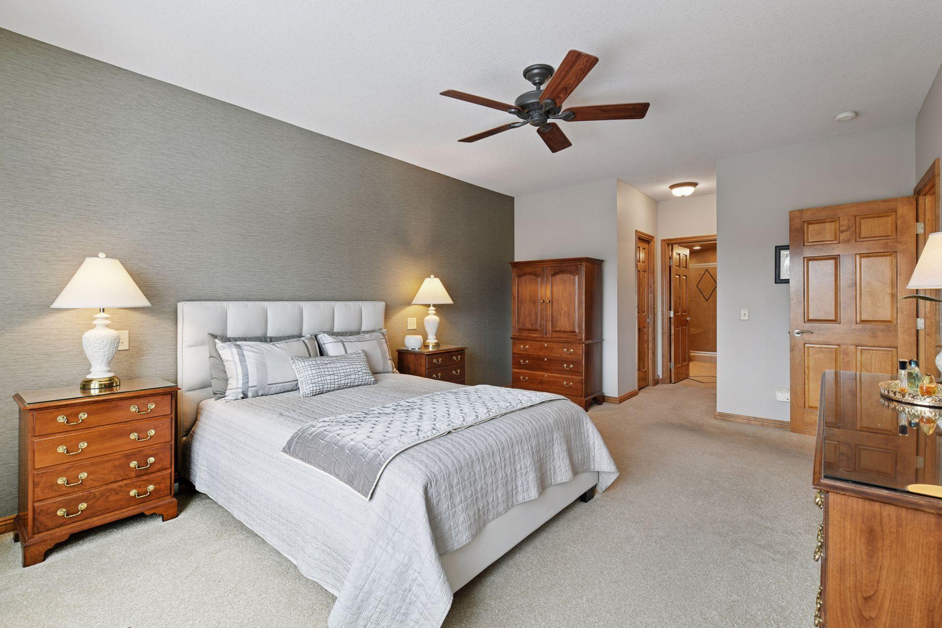 101 Willoughby Way E