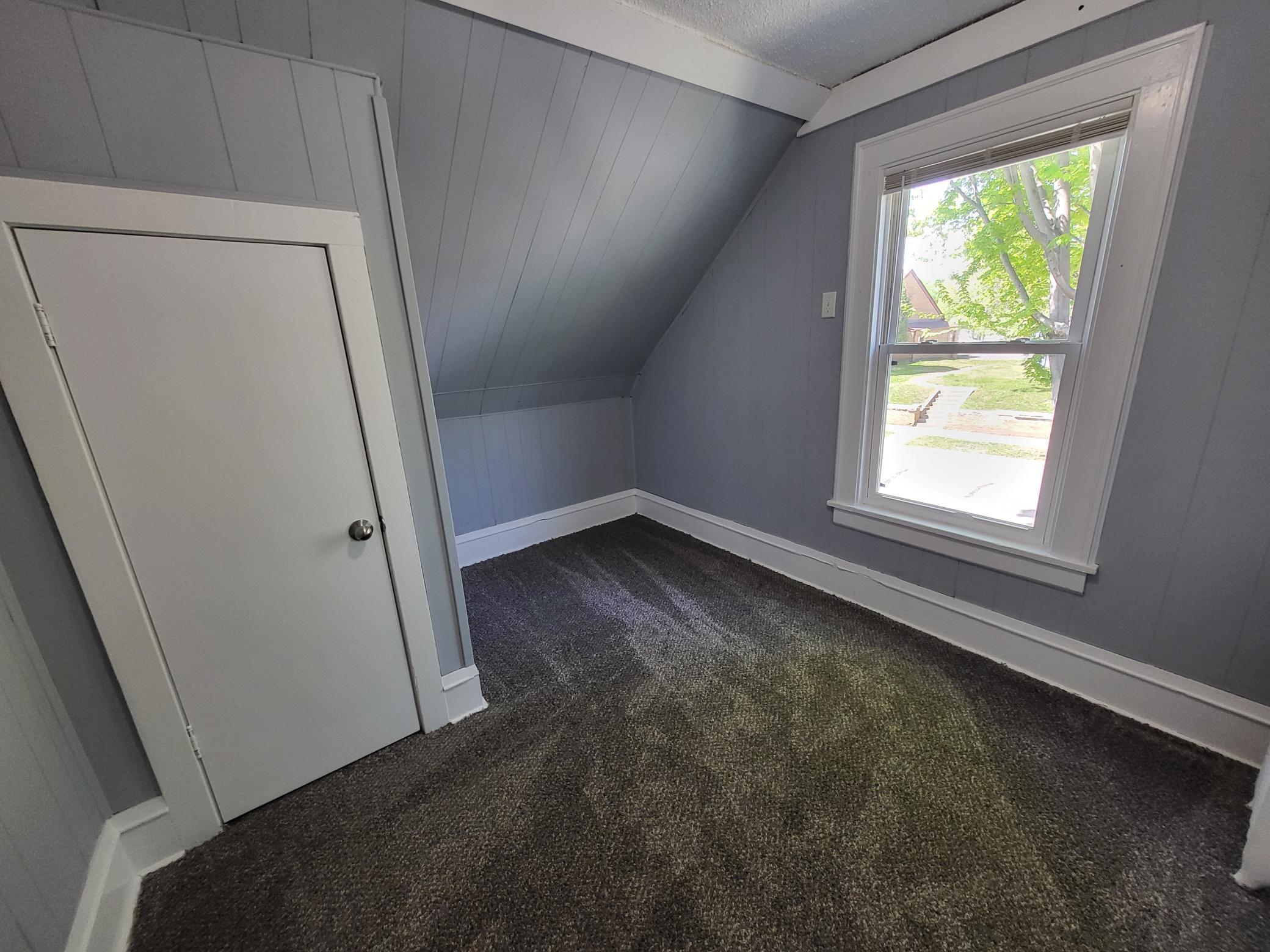 3014 Russell Avenue N