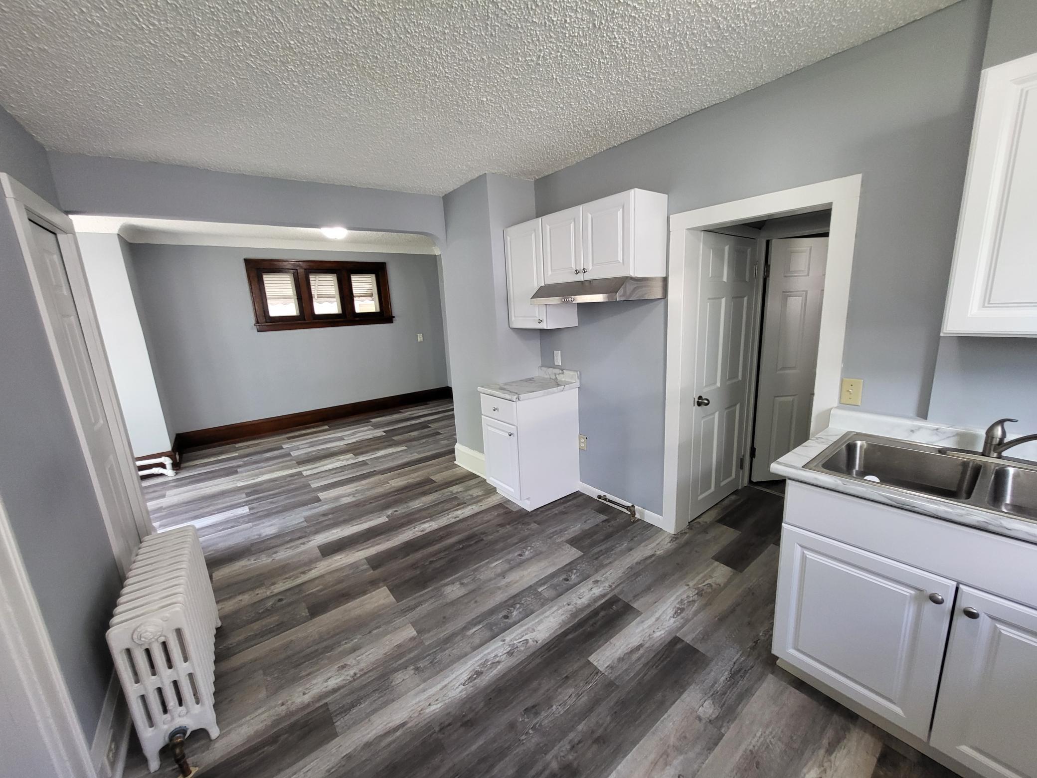 3014 Russell Avenue N