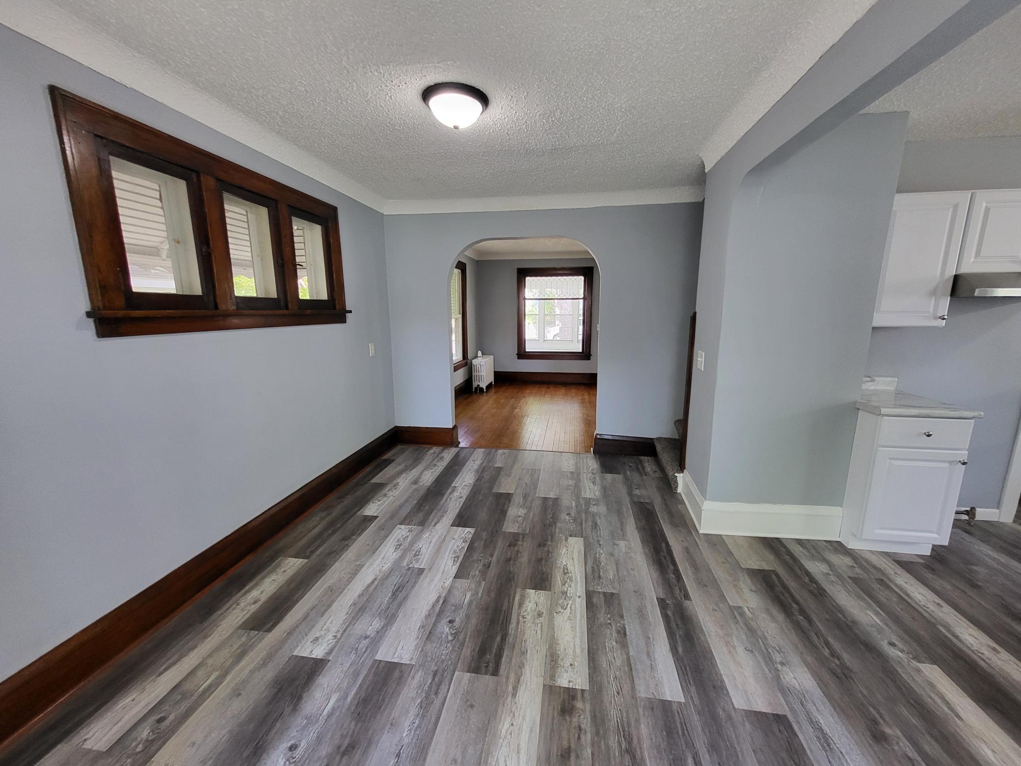 3014 Russell Avenue N