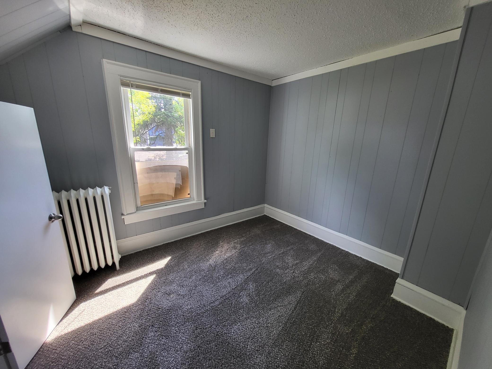 3014 Russell Avenue N