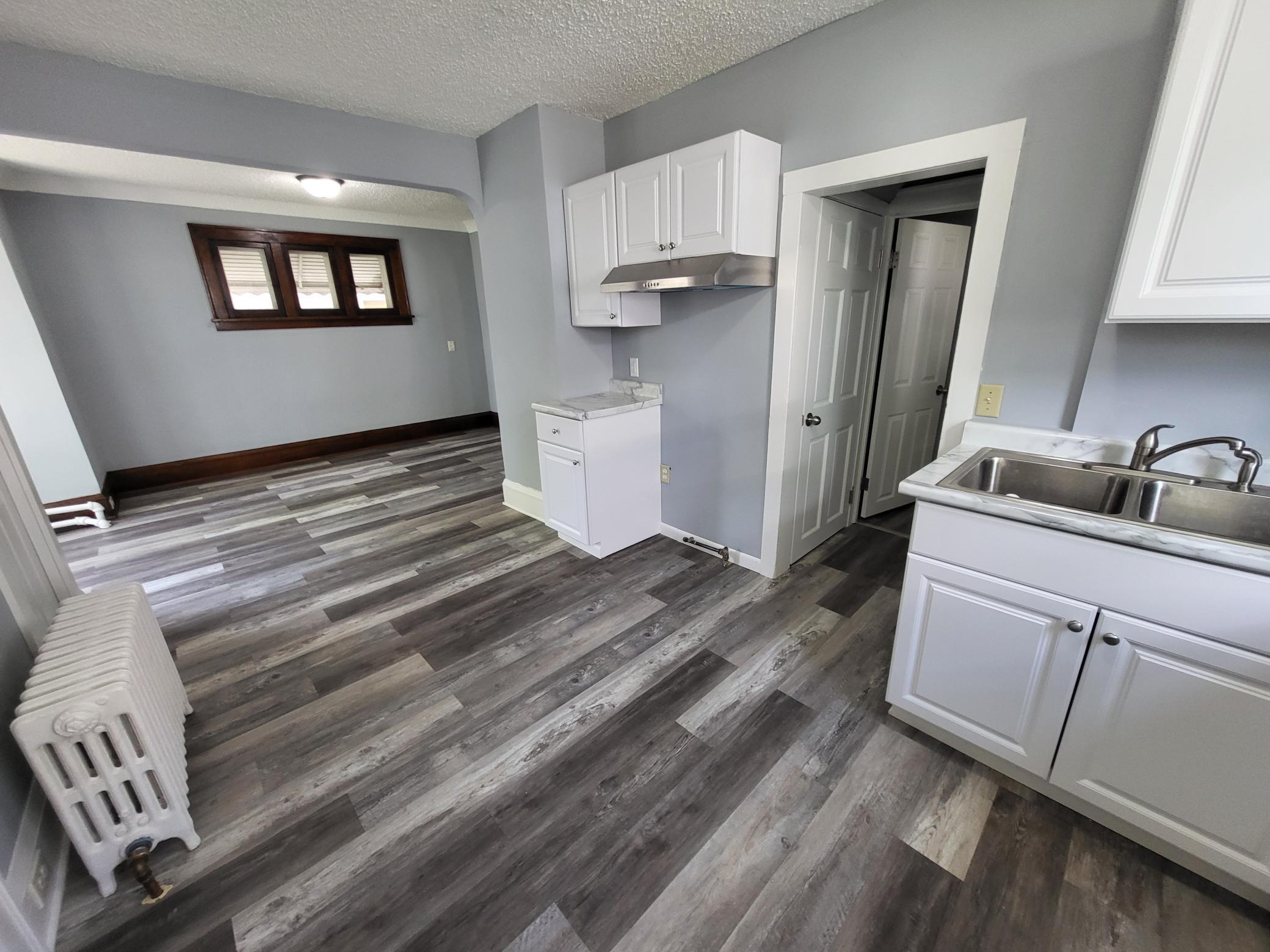 3014 Russell Avenue N