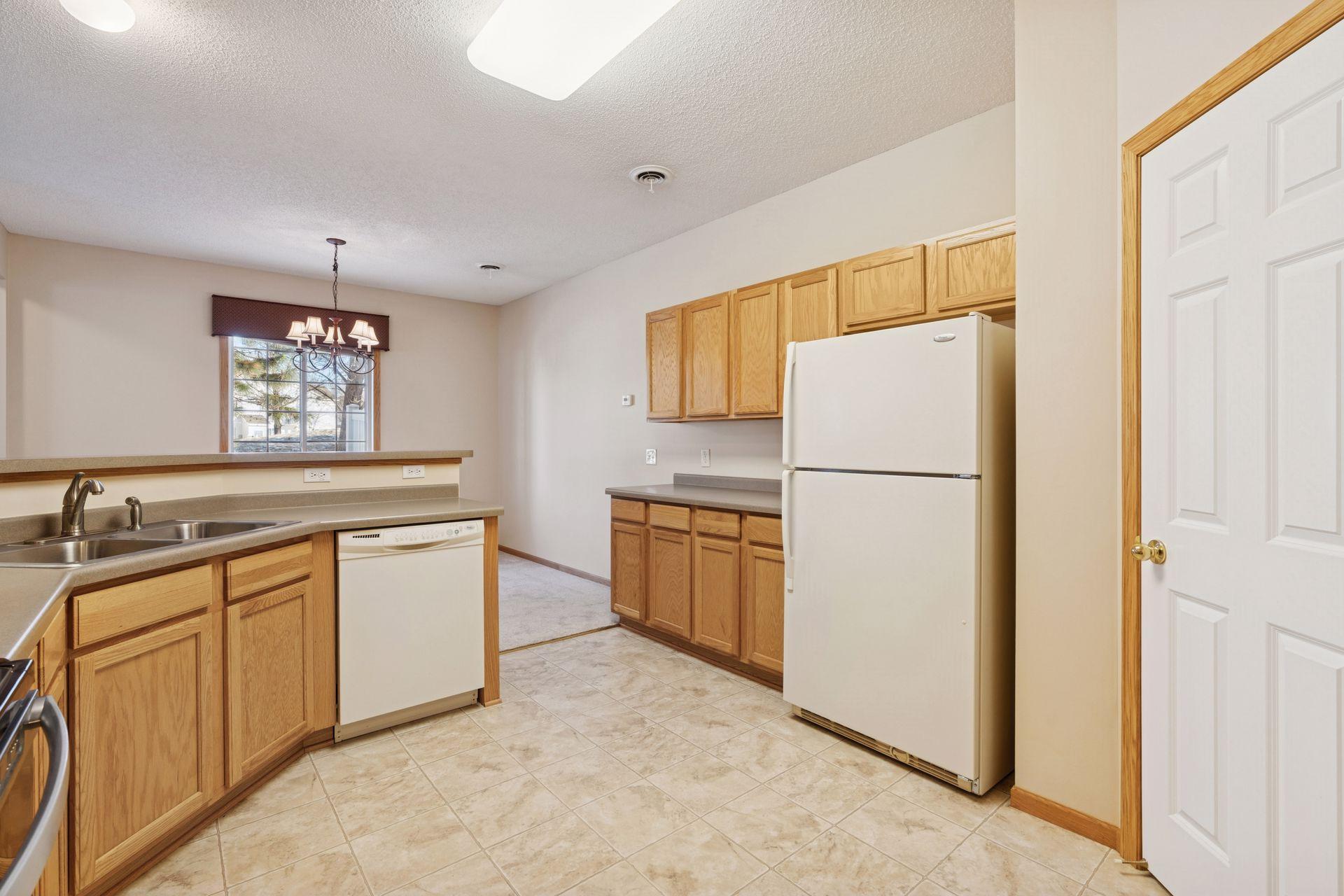 18051 69th Place N Unit: 2006