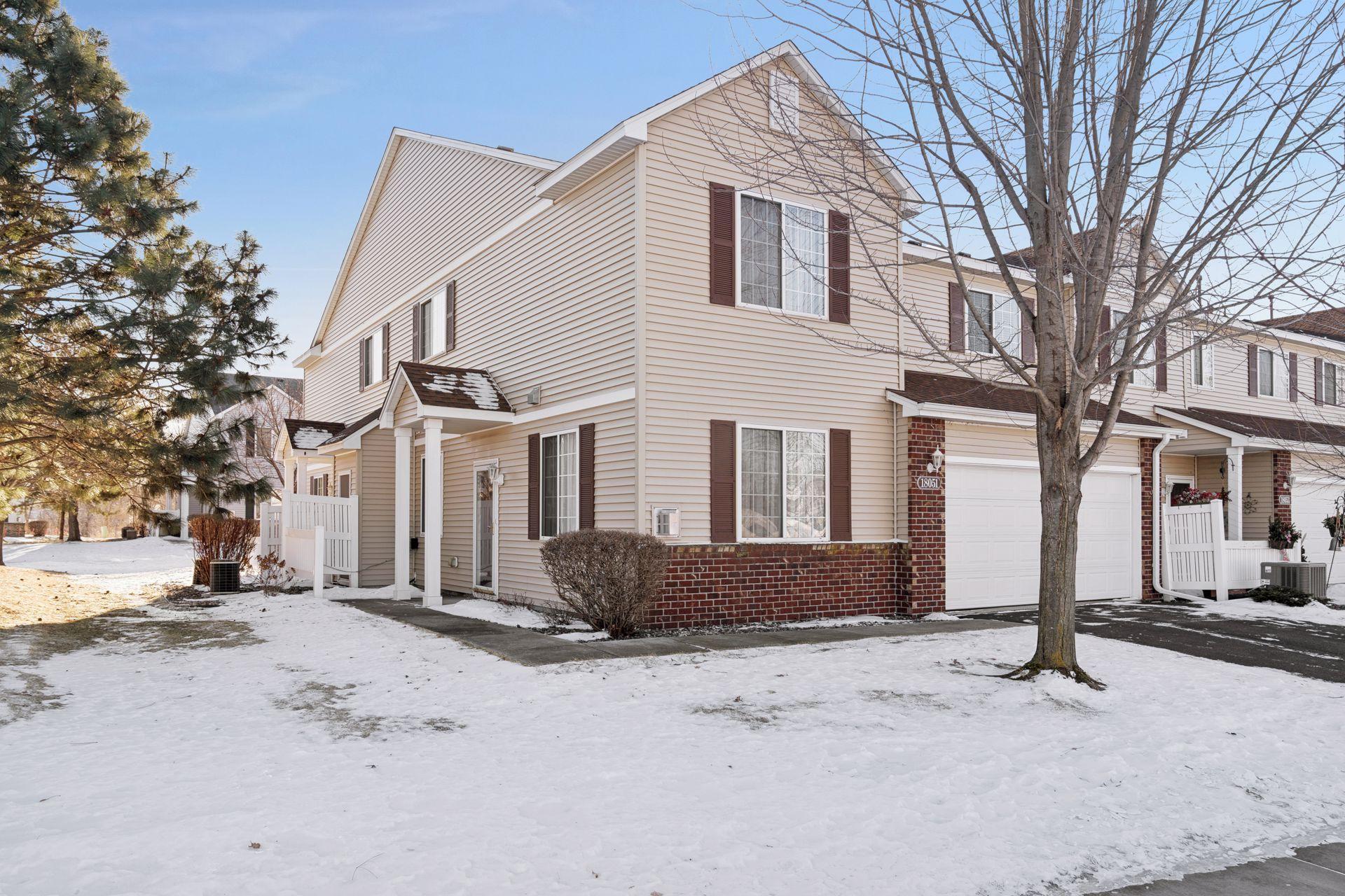 18051 69th Place N Unit: 2006