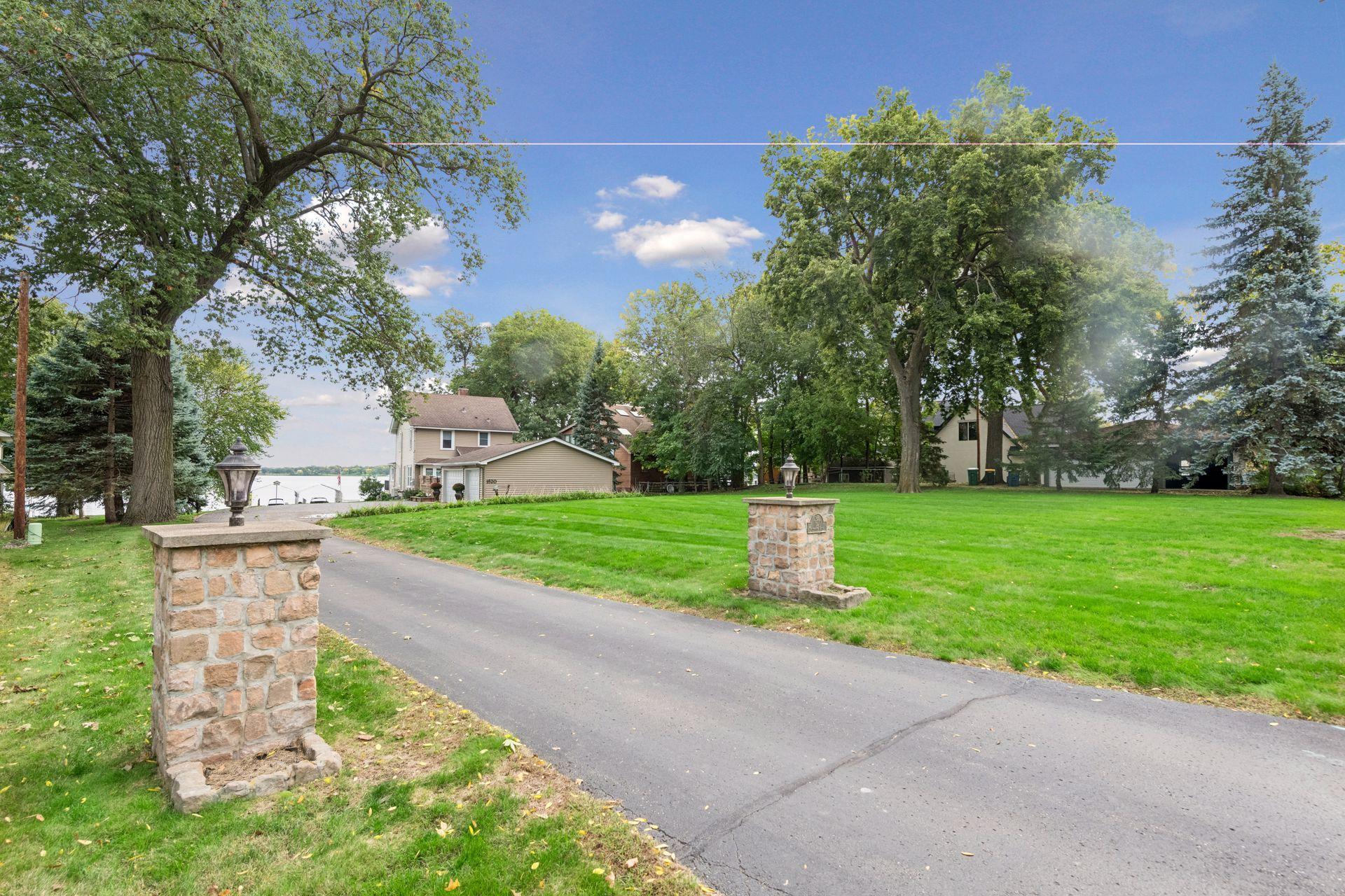 1620 Shadywood Road
