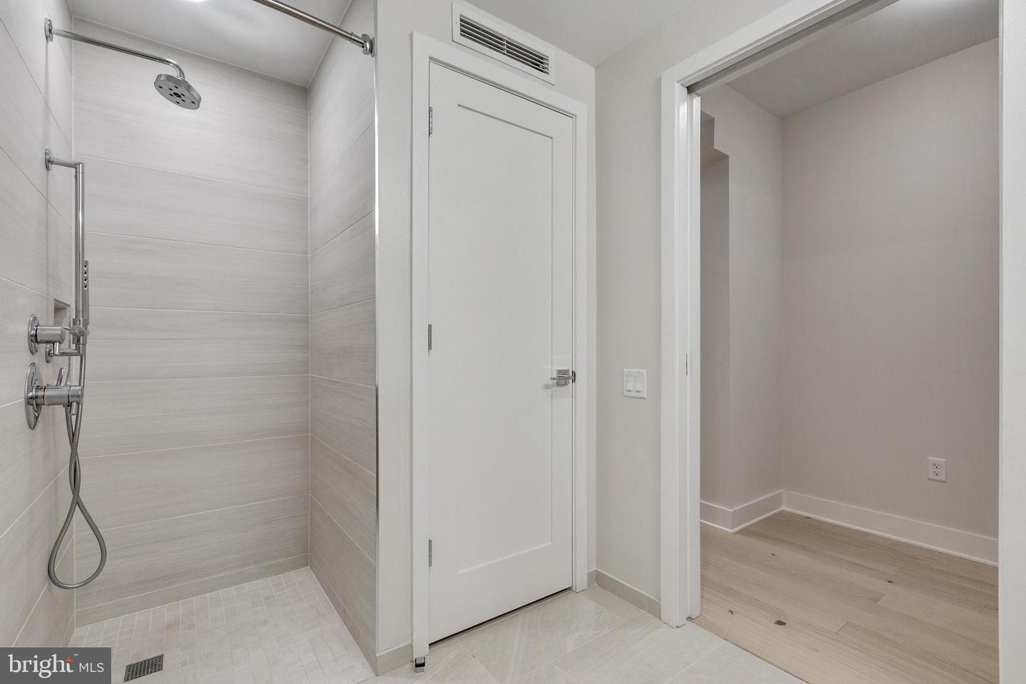 1211 VAN STREET SE Unit: 403