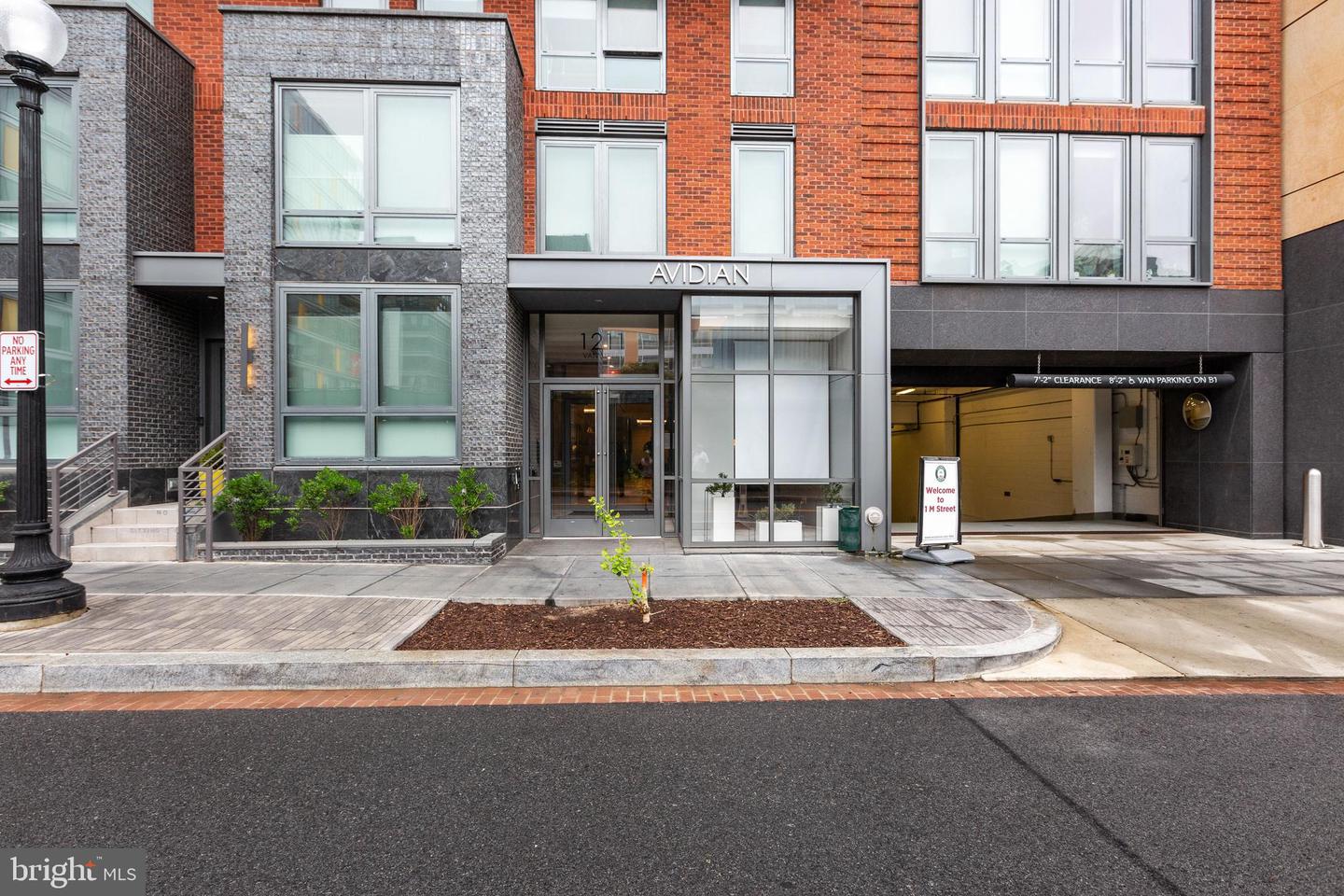 1211 Van Street SE Unit 403 Washington Dc 20003 Dcdc2097542