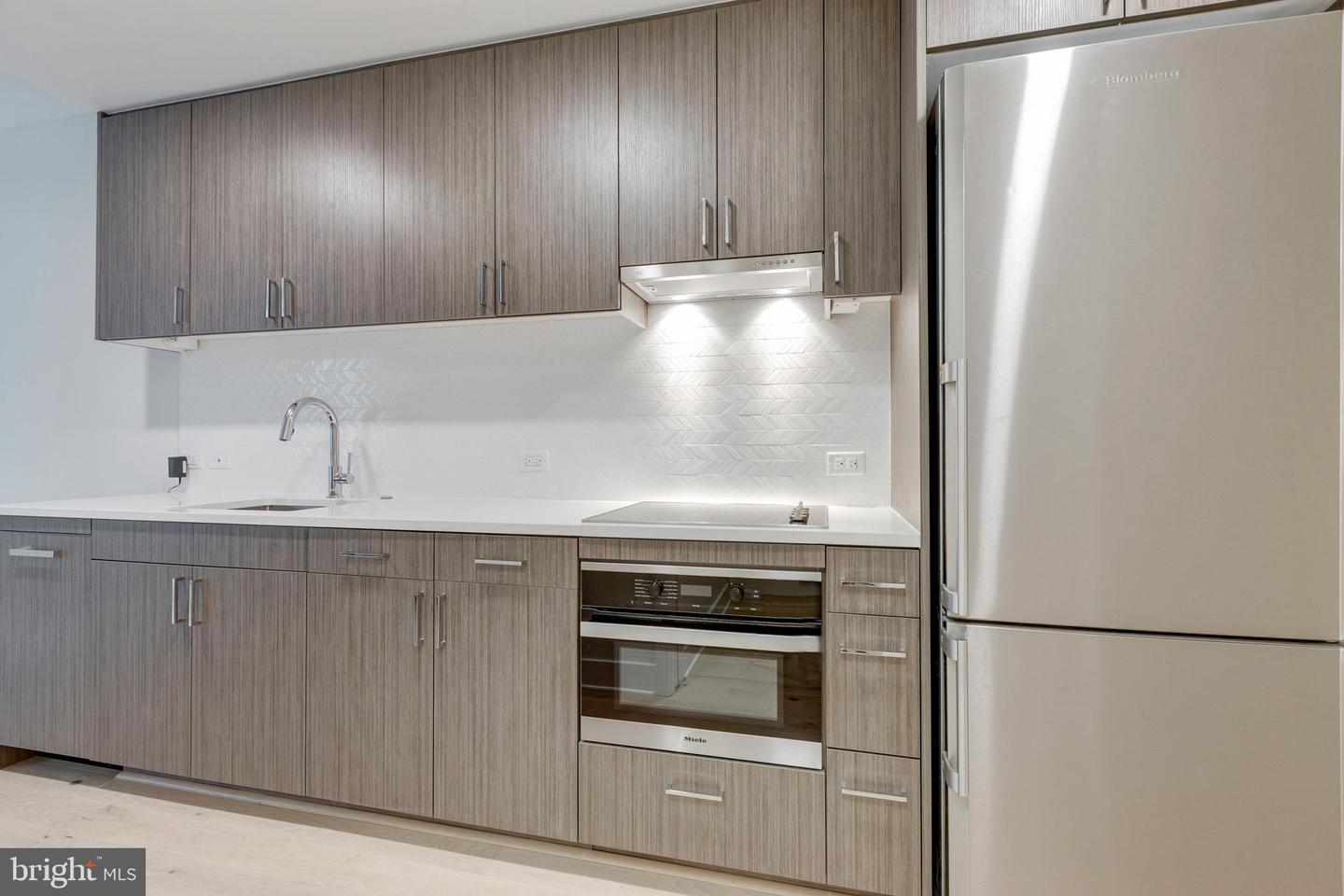 1211 VAN STREET SE Unit: 403