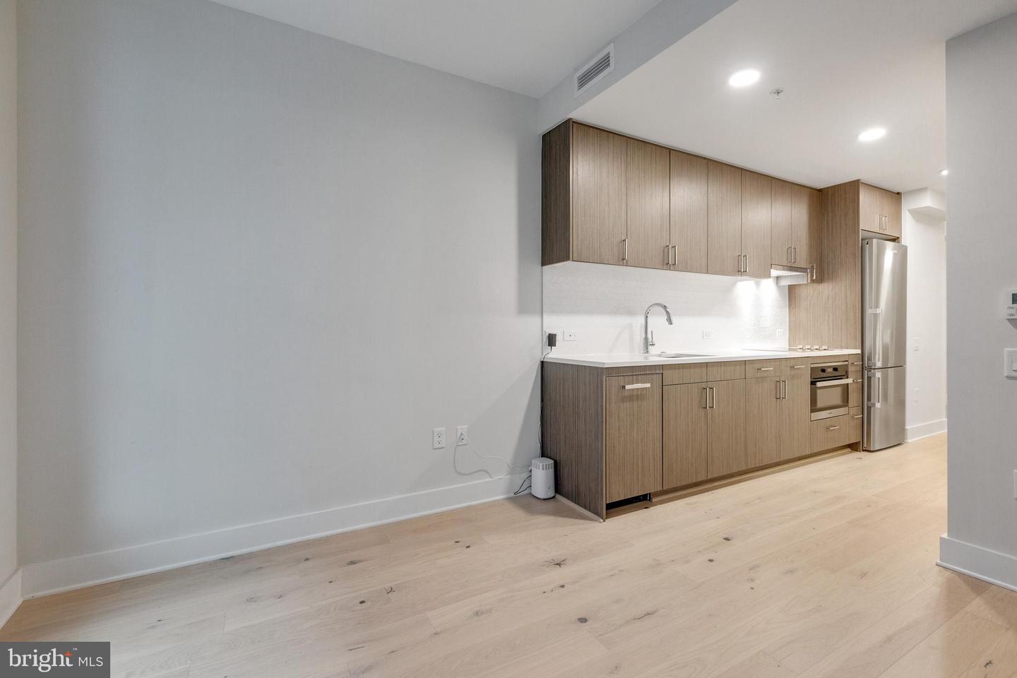 1211 VAN STREET SE Unit: 403