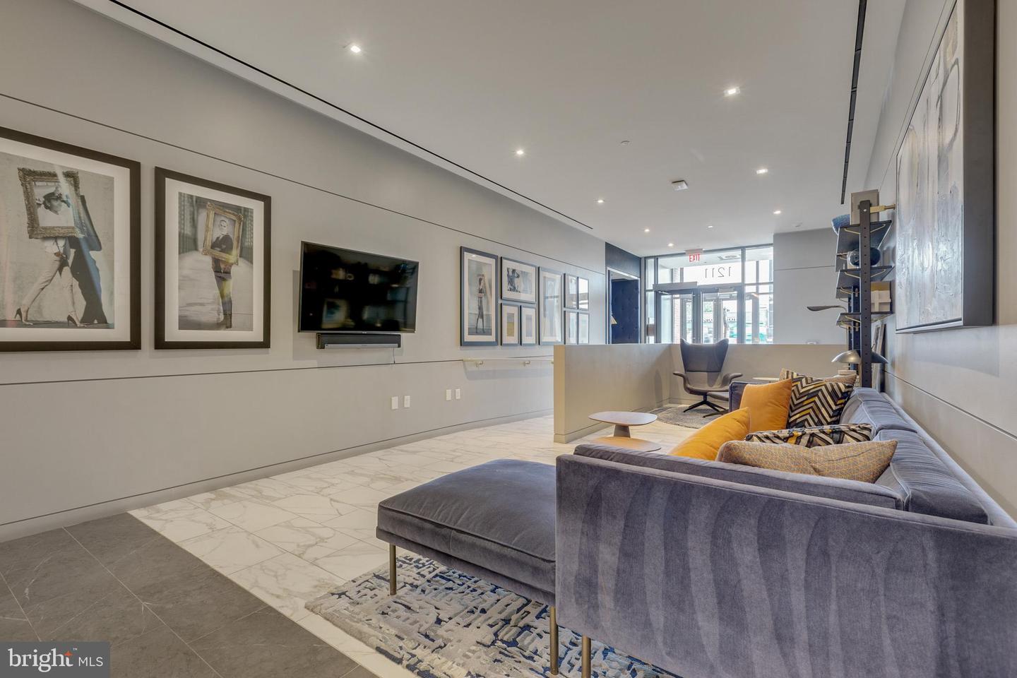 1211 VAN STREET SE Unit: 403