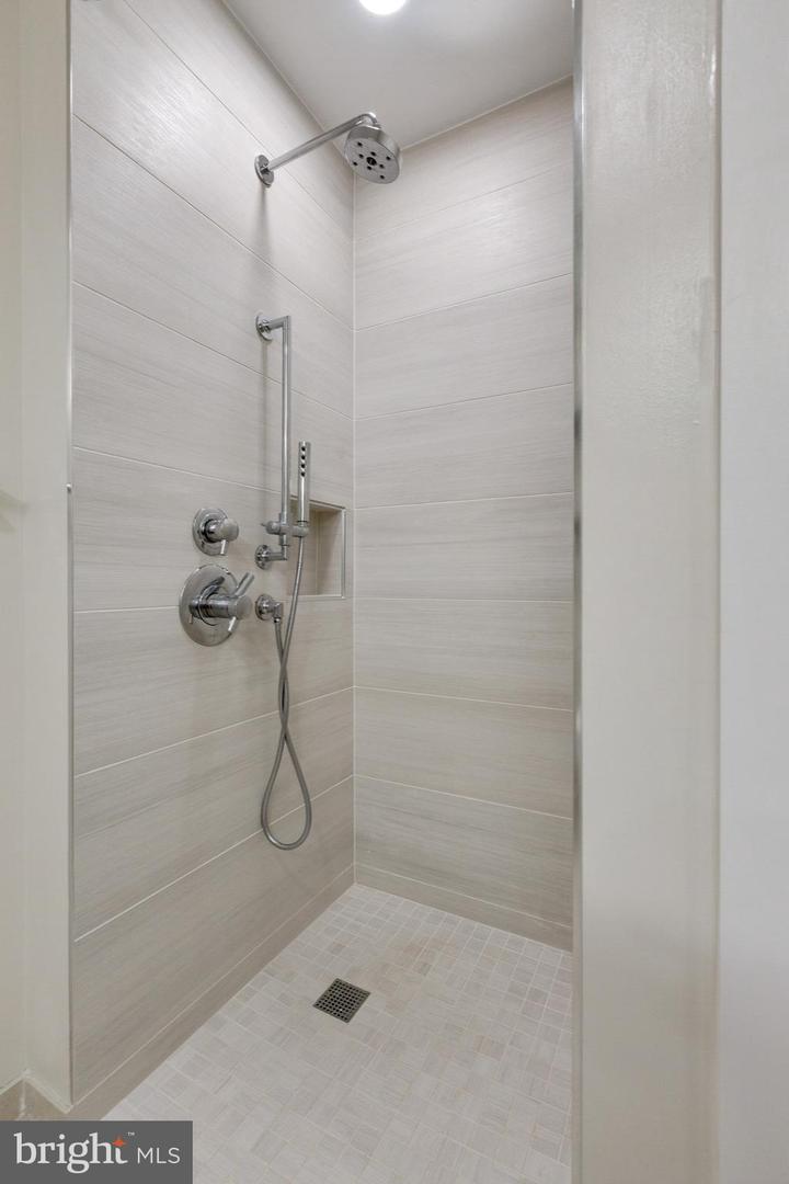 1211 VAN STREET SE Unit: 403