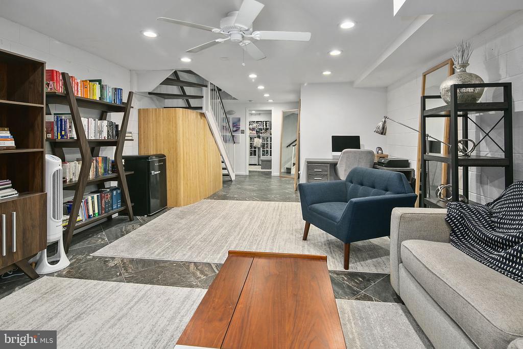 361 N STREET SW Unit: 361