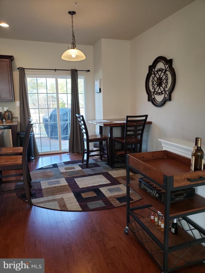 636 WARBLERS PERCH WAY
