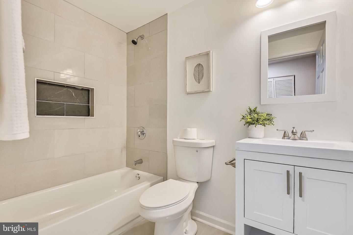 2613 LOYOLA NORTHWAY