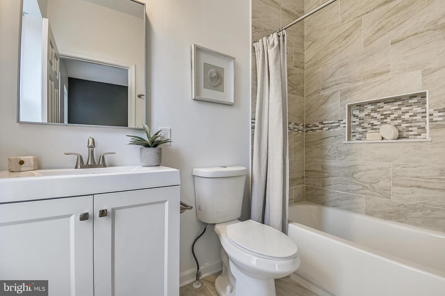 2613 LOYOLA NORTHWAY