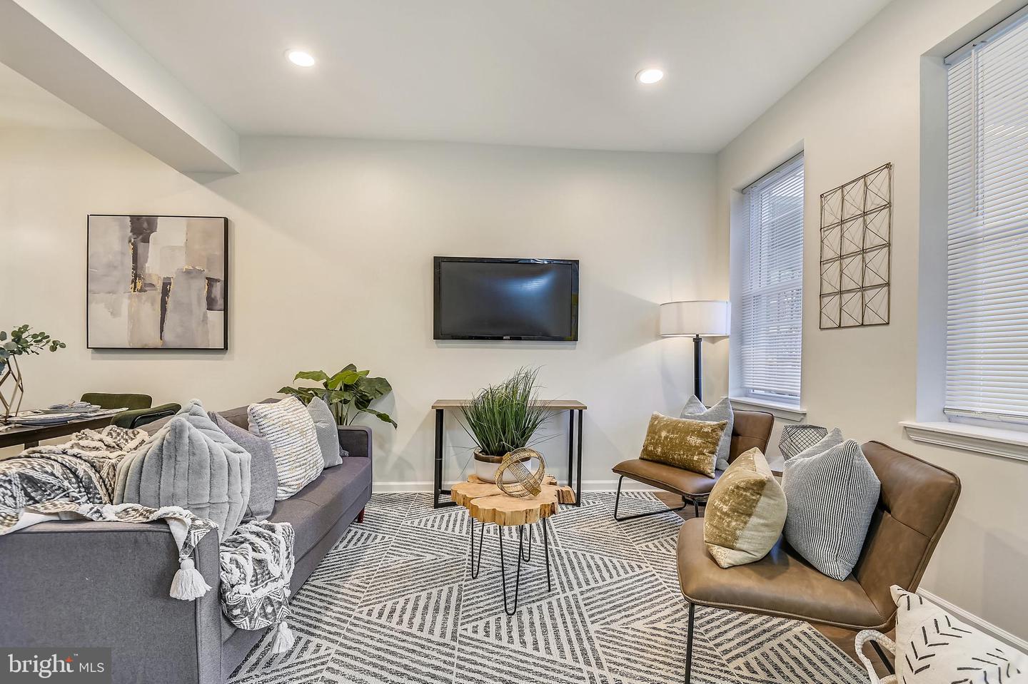 2613 LOYOLA NORTHWAY
