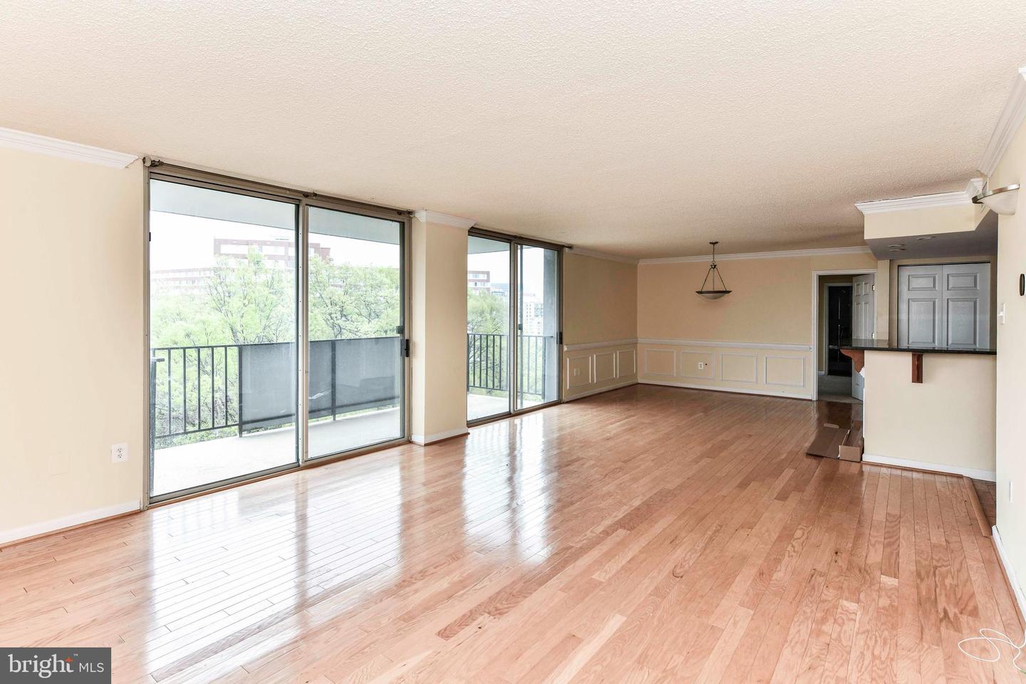 1515 S ARLINGTON RIDGE RD S #405