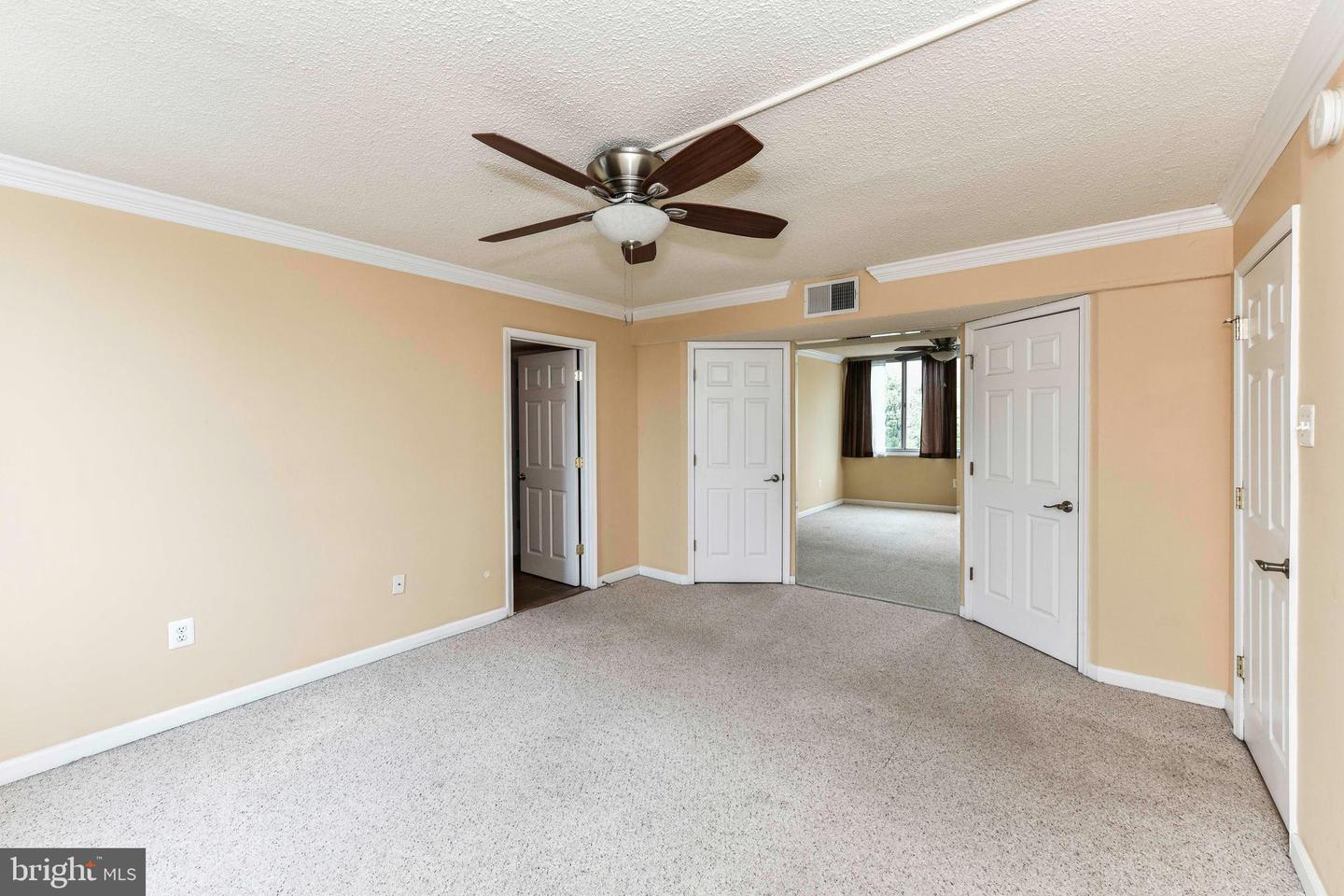 1515 S ARLINGTON RIDGE RD S #405