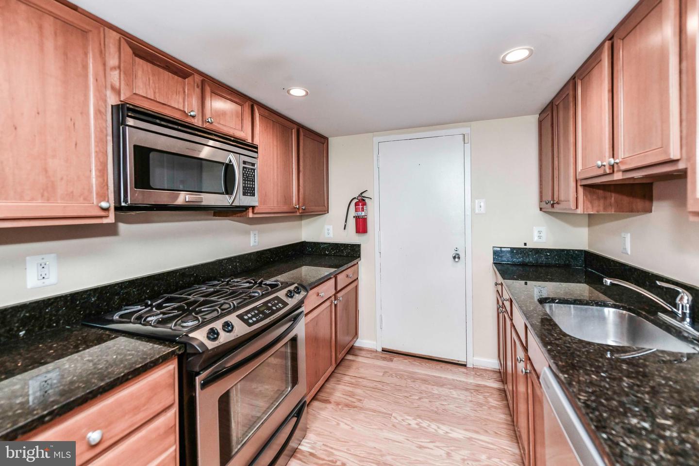 1515 S ARLINGTON RIDGE RD S #405