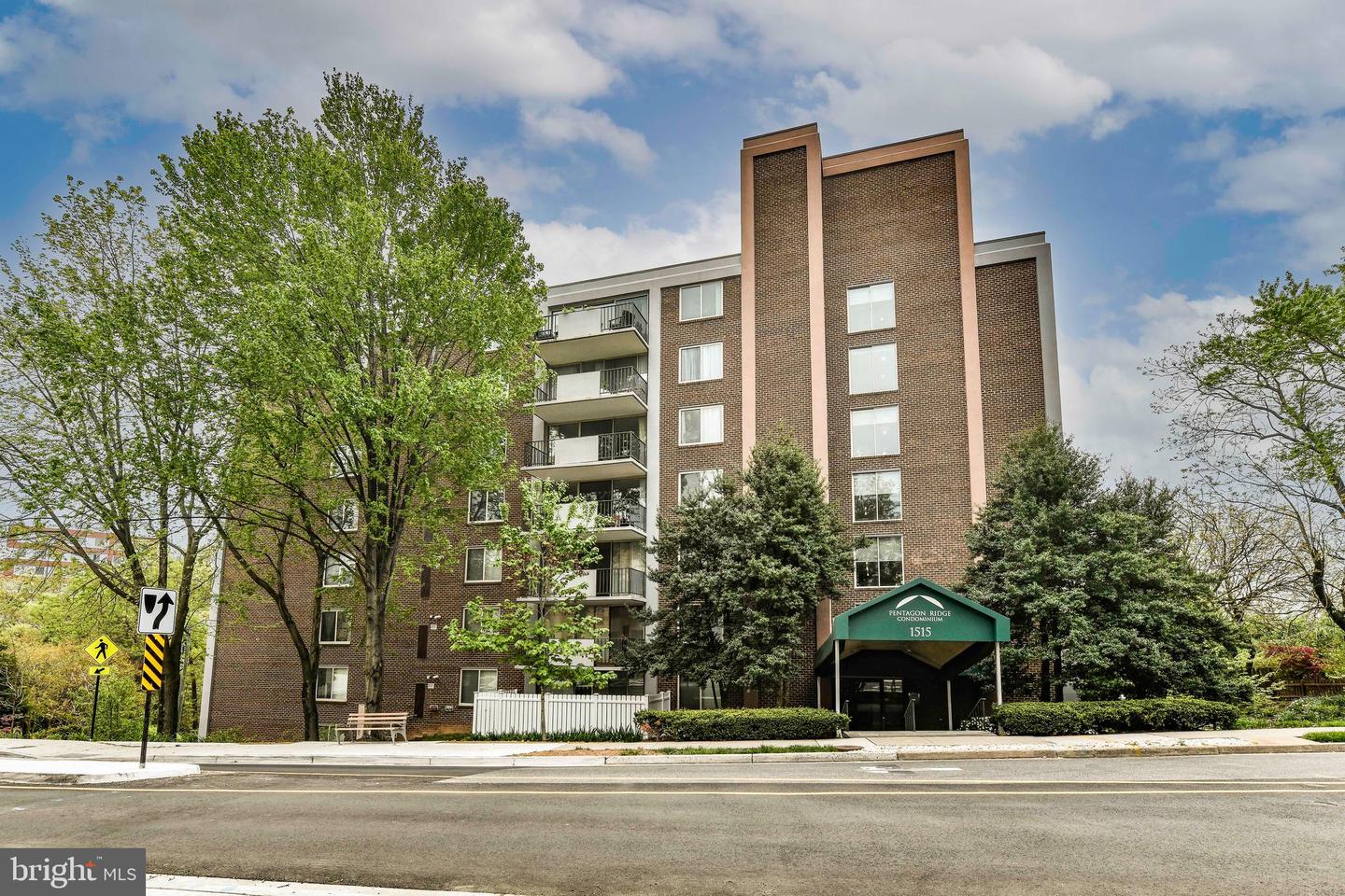 1515 S Arlington Ridge Rd S 405 Arlington Va Us 22202 Vaar2044214