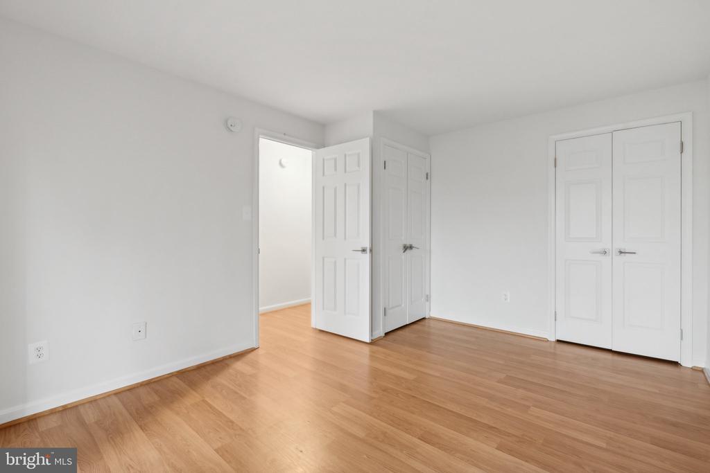 545 COLECROFT COURT