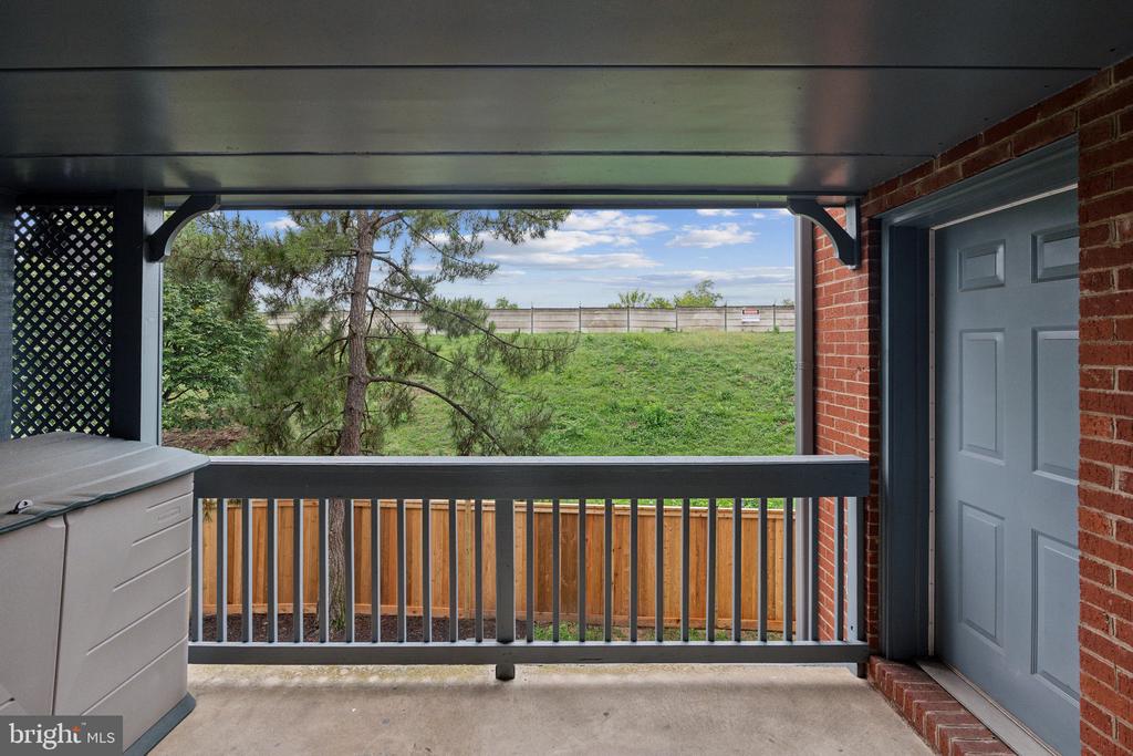 545 COLECROFT COURT