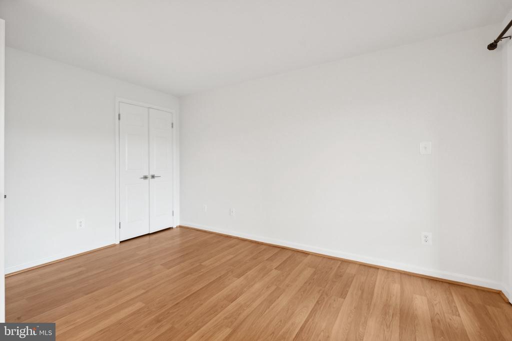 545 COLECROFT COURT