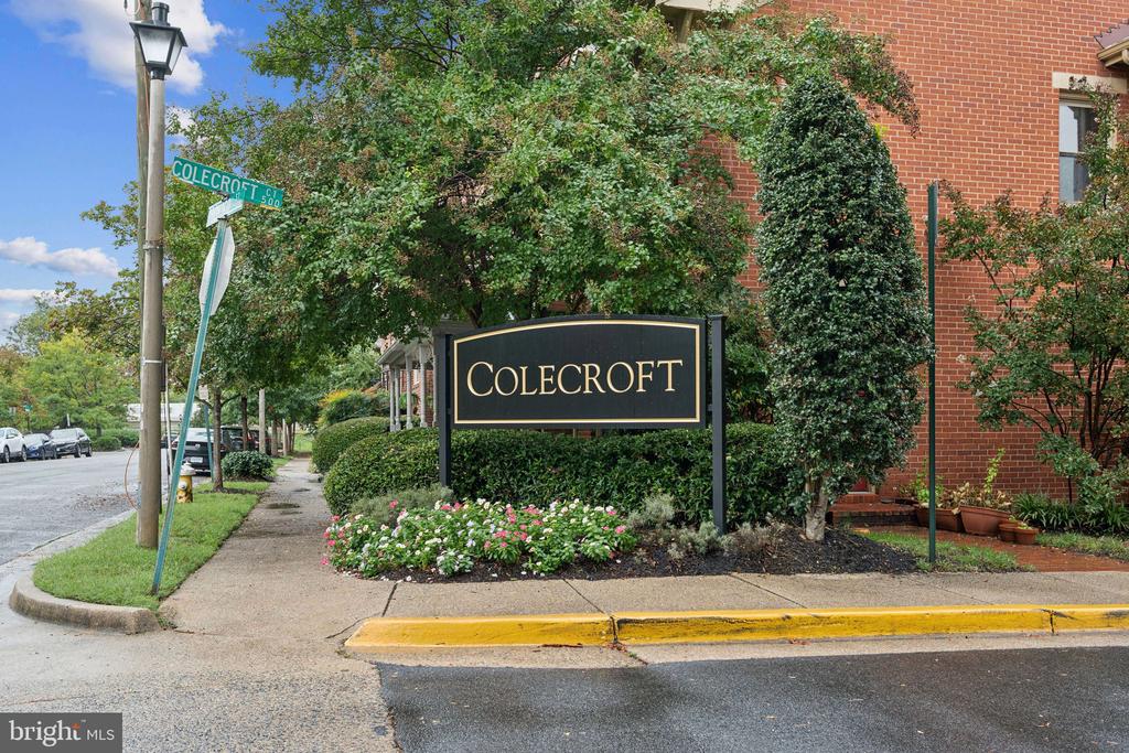 545 COLECROFT COURT