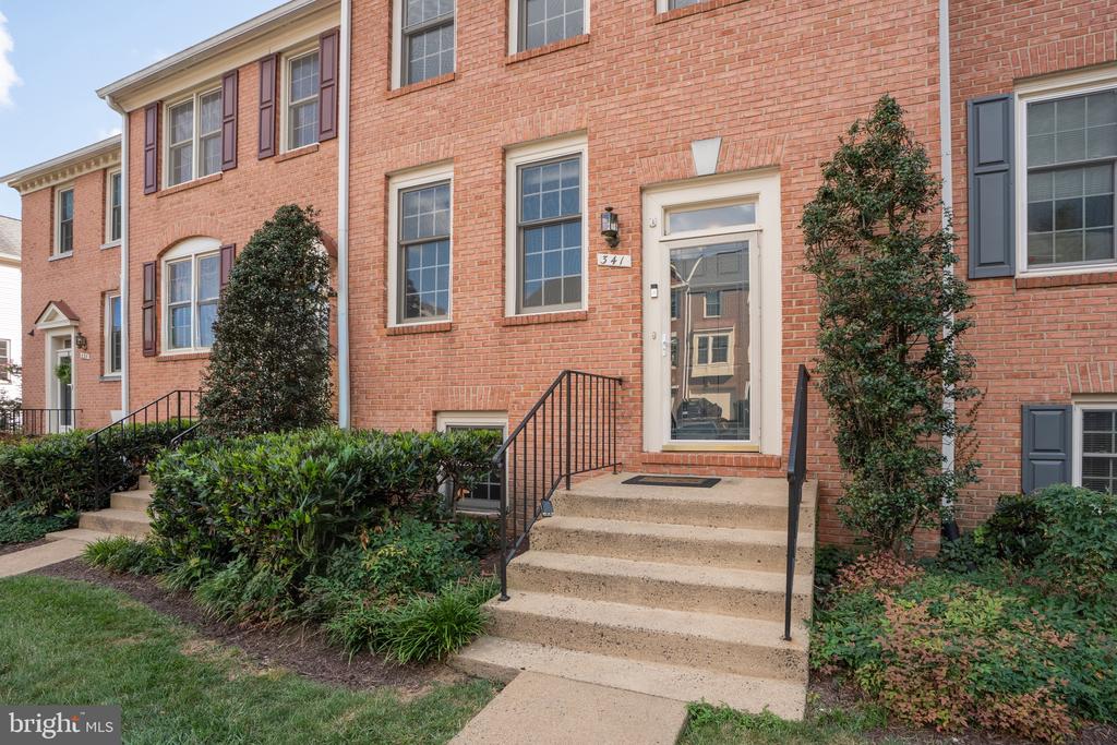 341 S PICKETT STREET