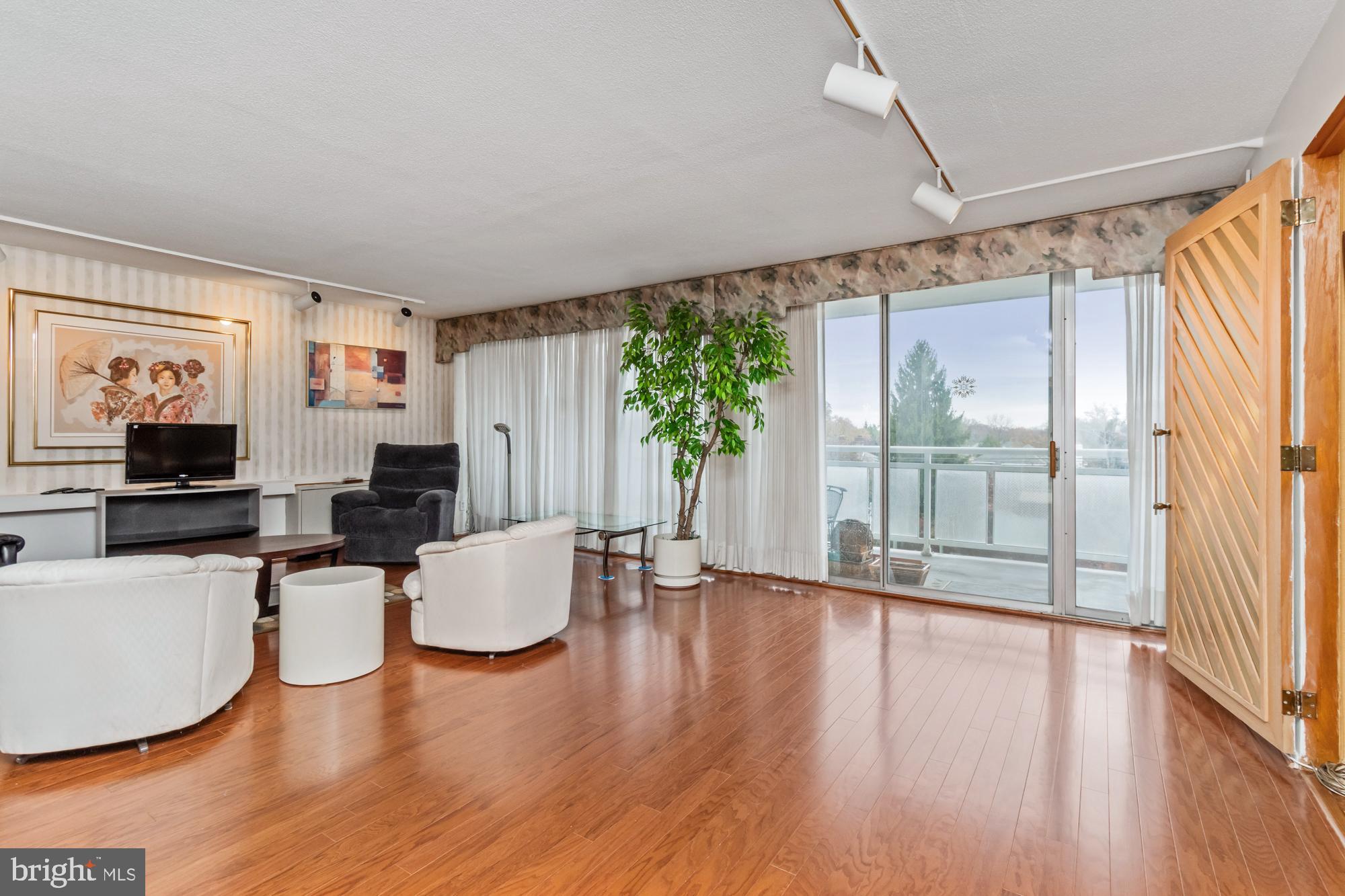 6210 PARK HEIGHTS AVENUE 400