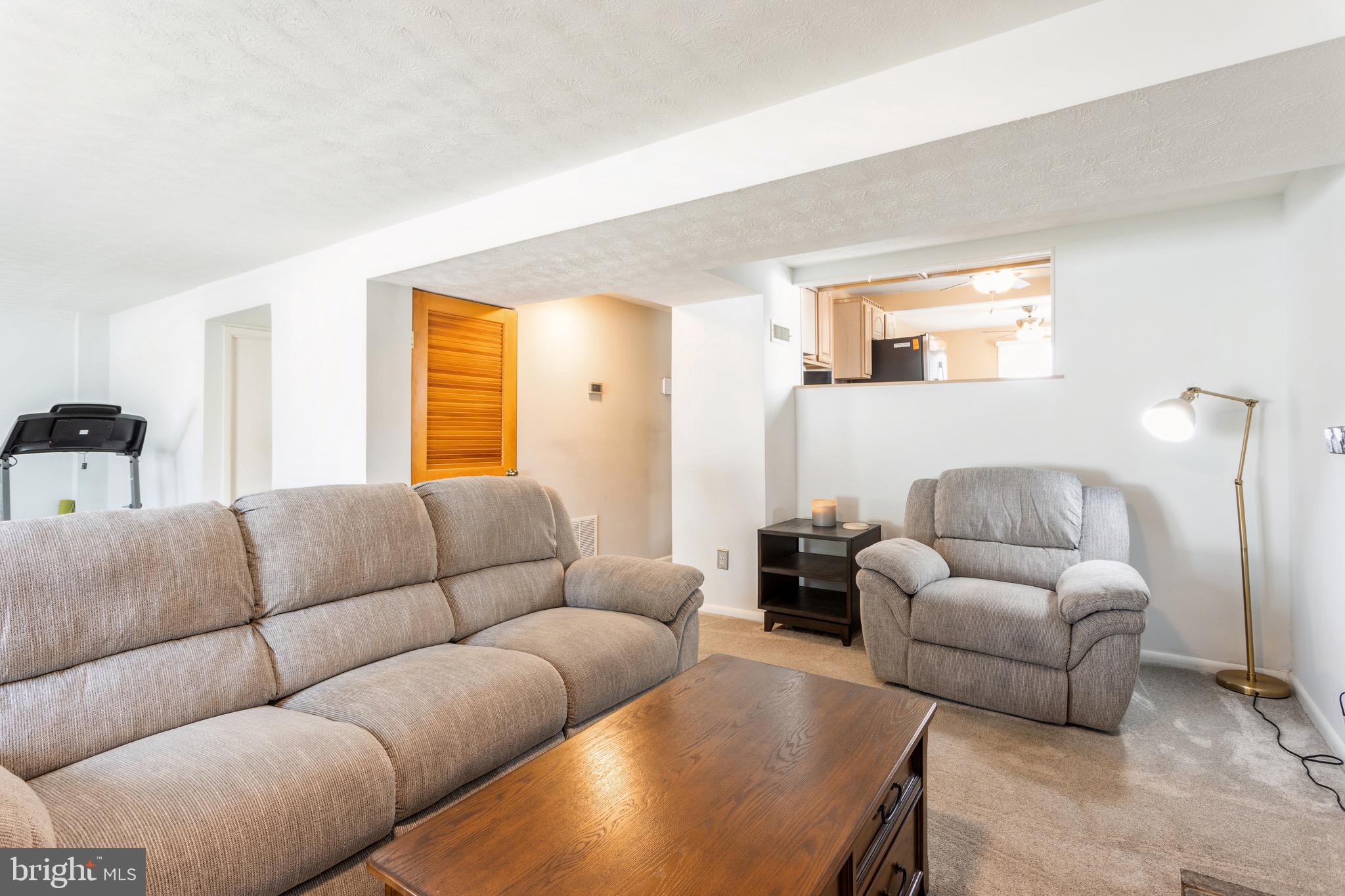 9318 Tulsemere Rd