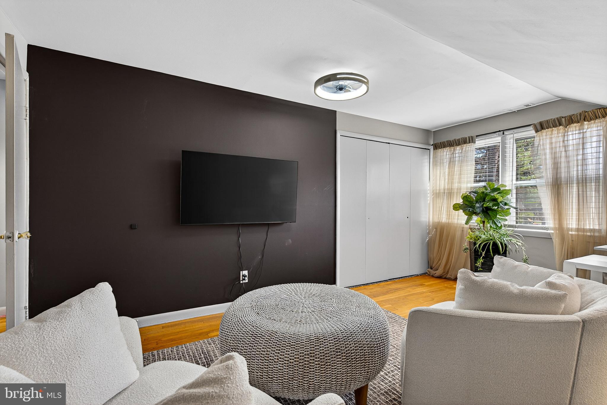 9 RAINBOW COURT
