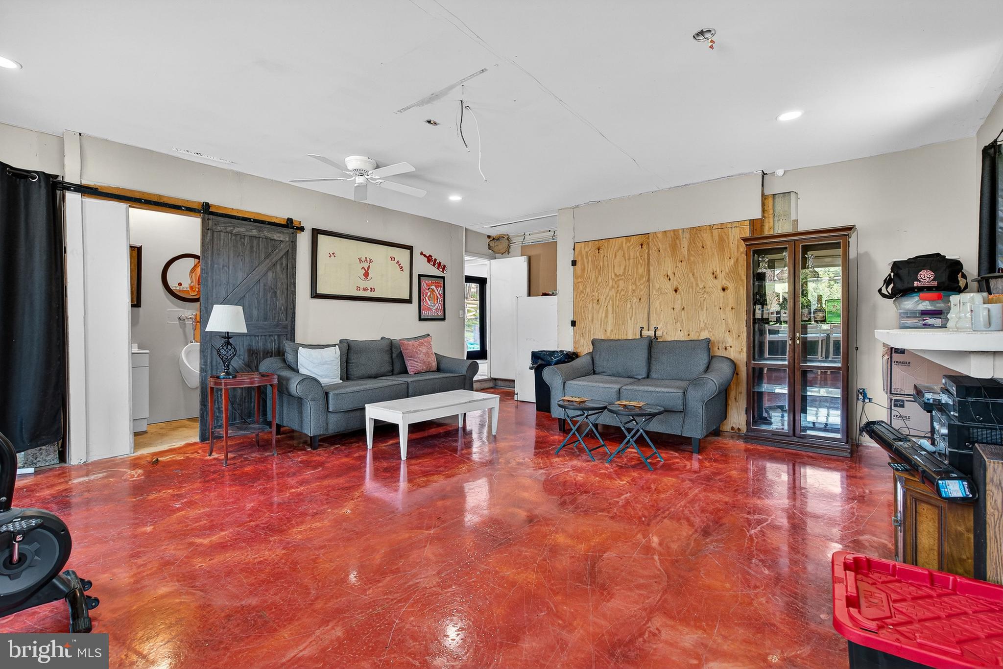 9 RAINBOW COURT