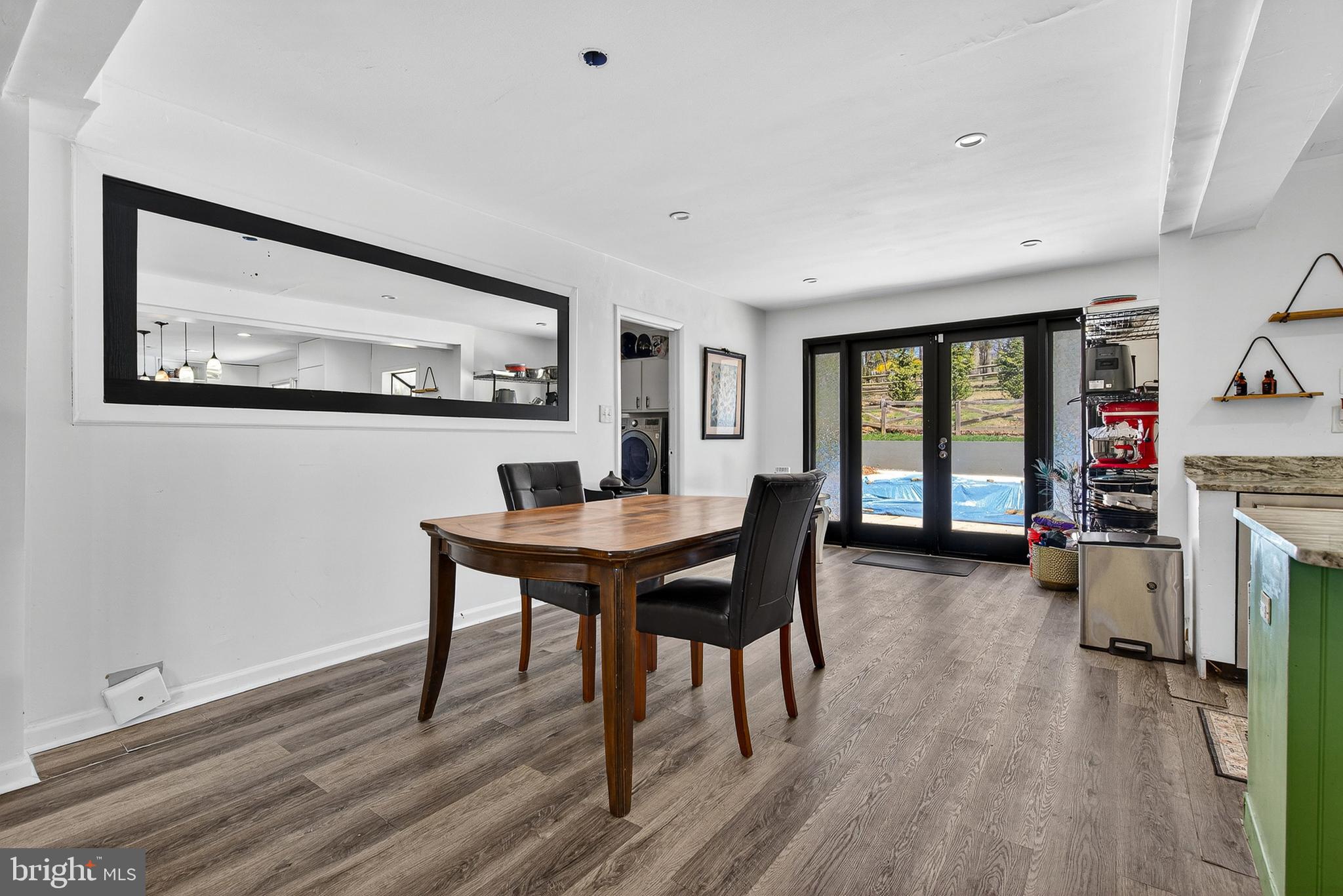 9 RAINBOW COURT