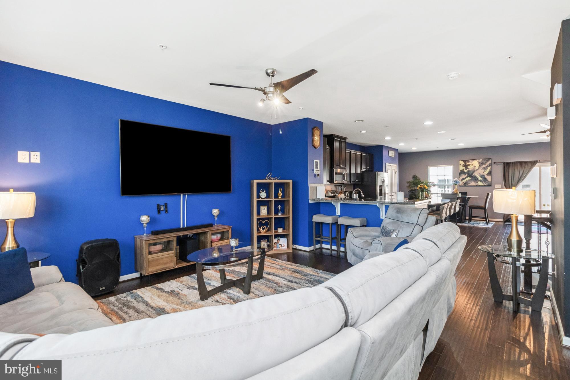 6119 Halsted Ave