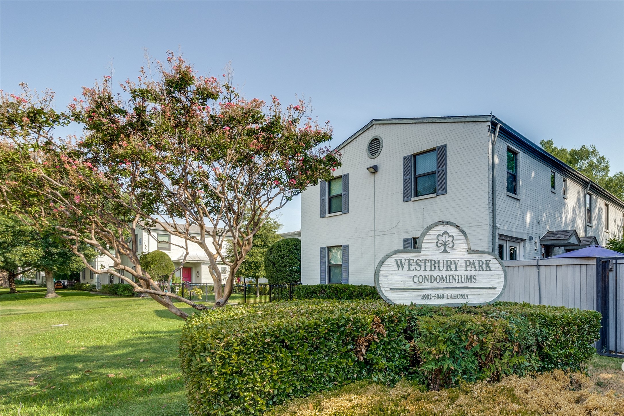 5010 N Hall Street 5010