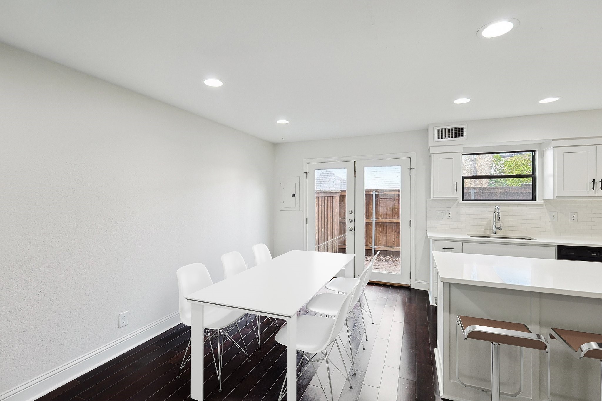 2722 Knight Street 118D