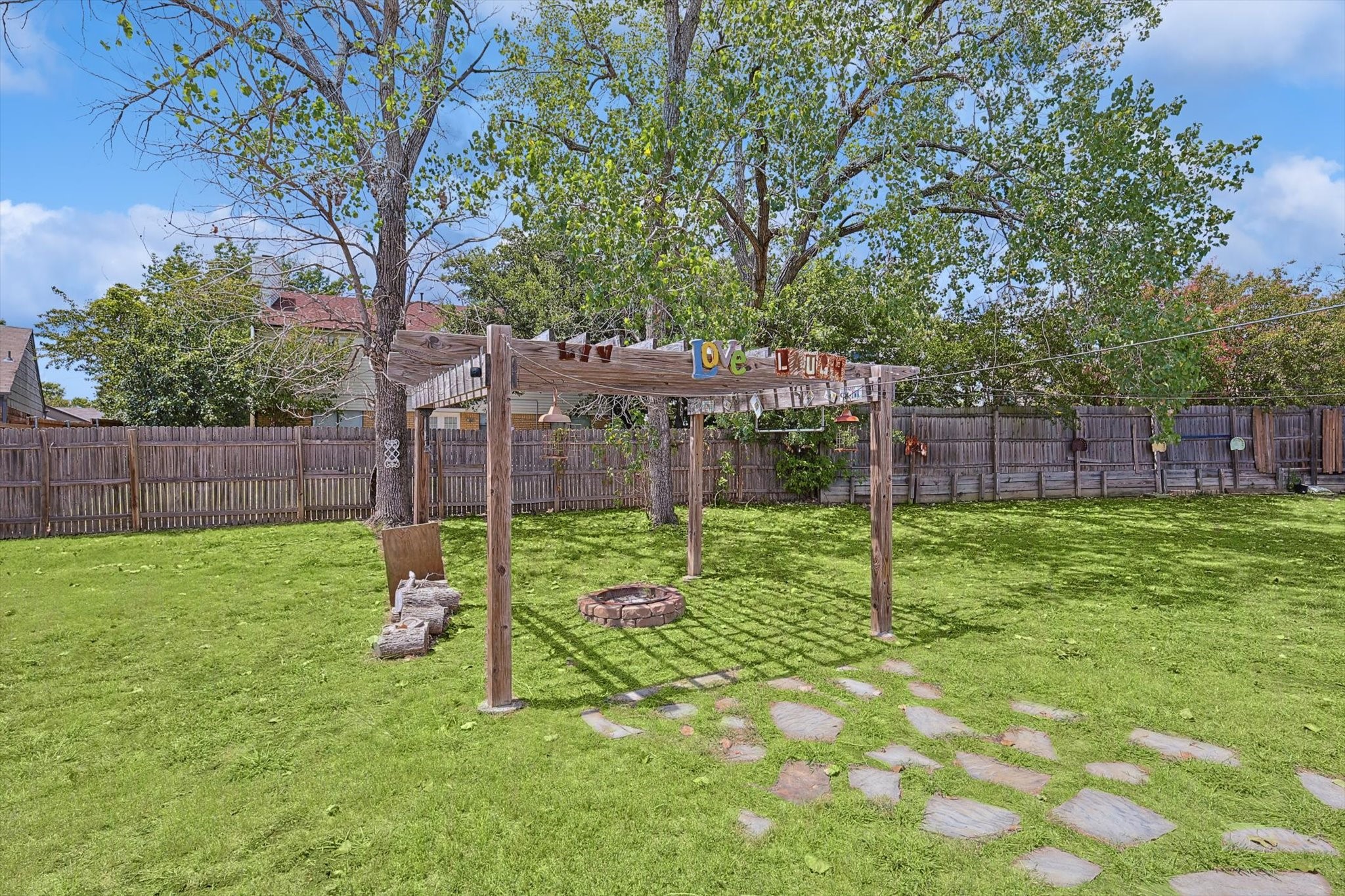 5305 Maple Court