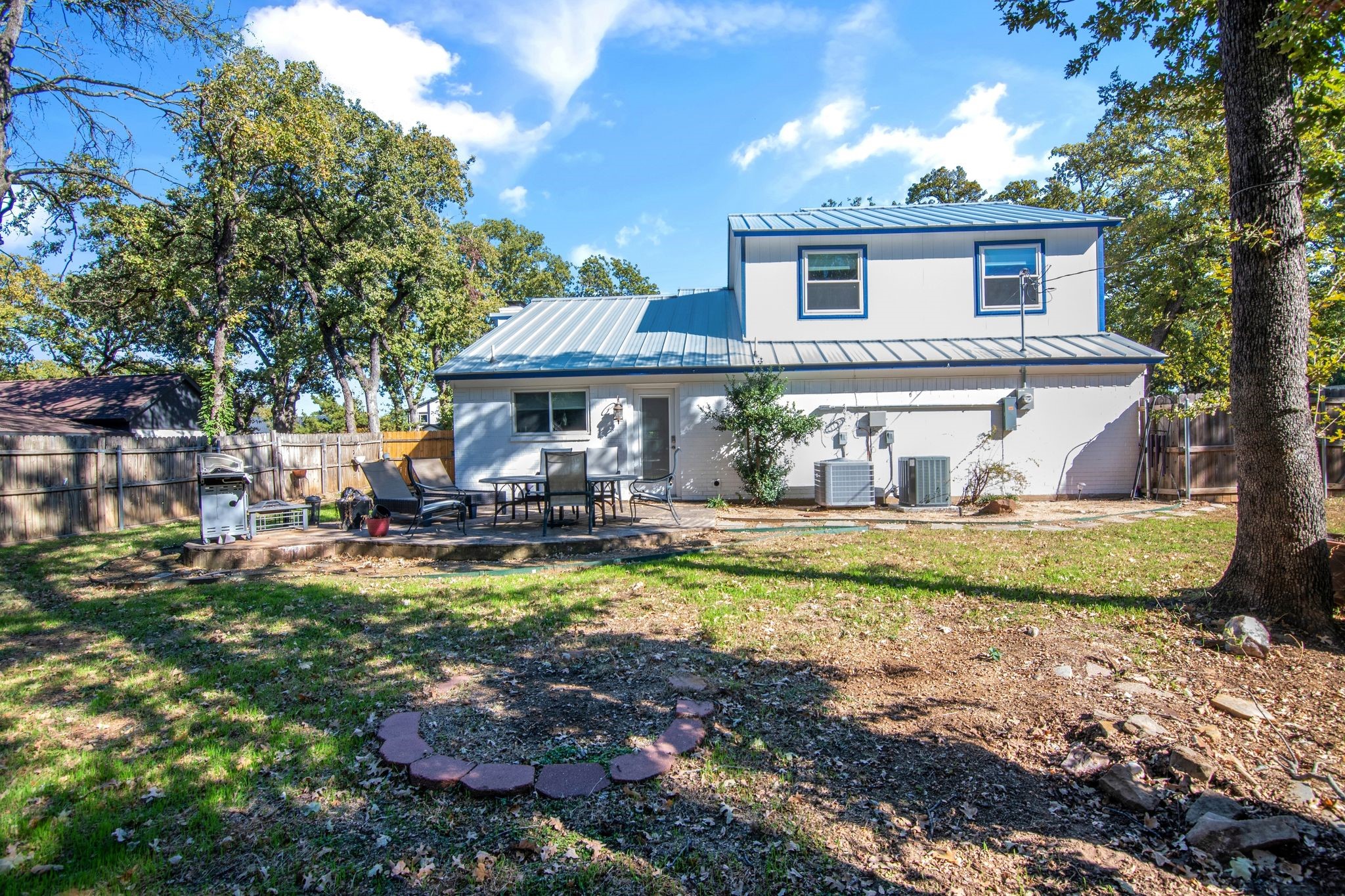 2311 Hummingbird Trail