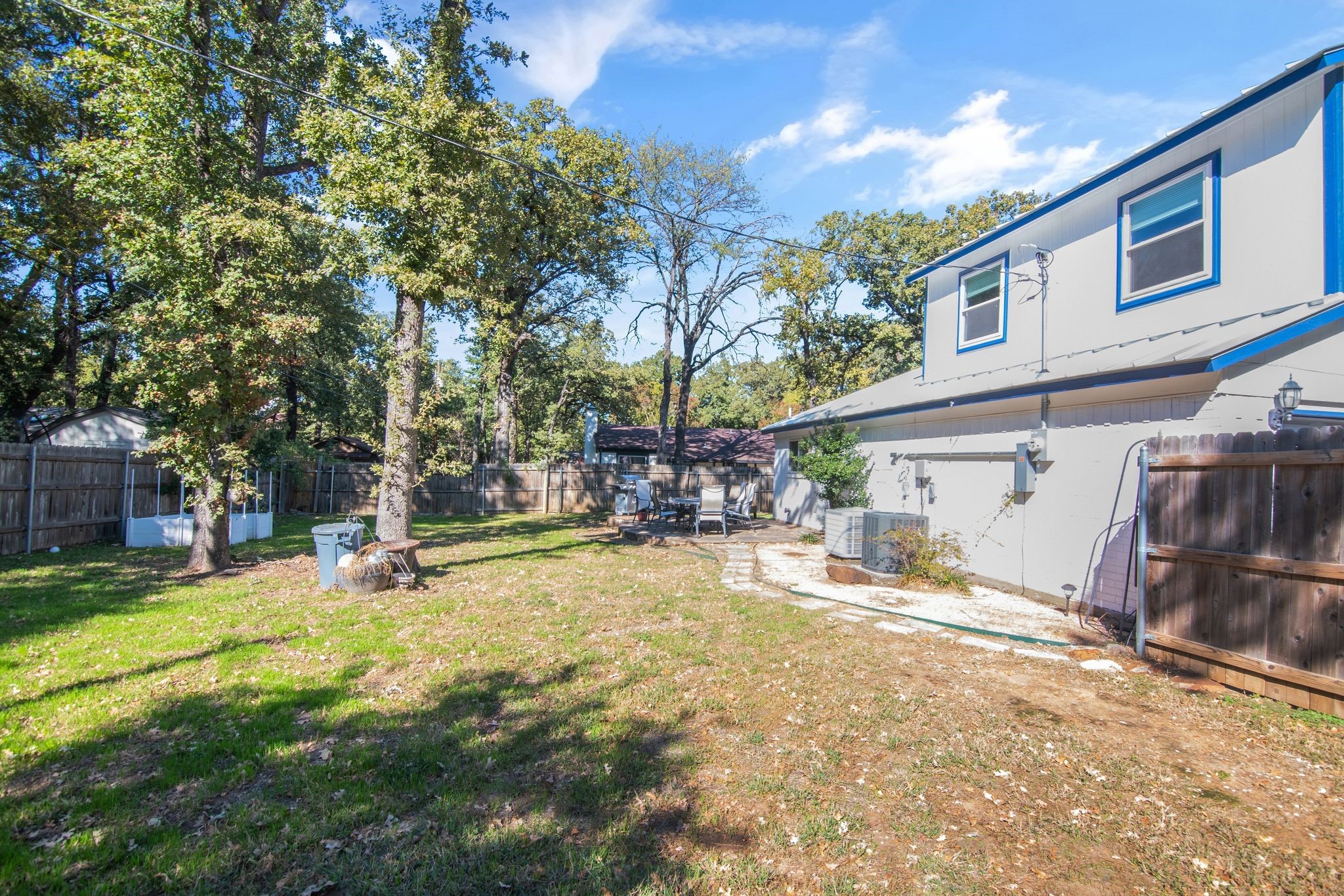 2311 Hummingbird Trail