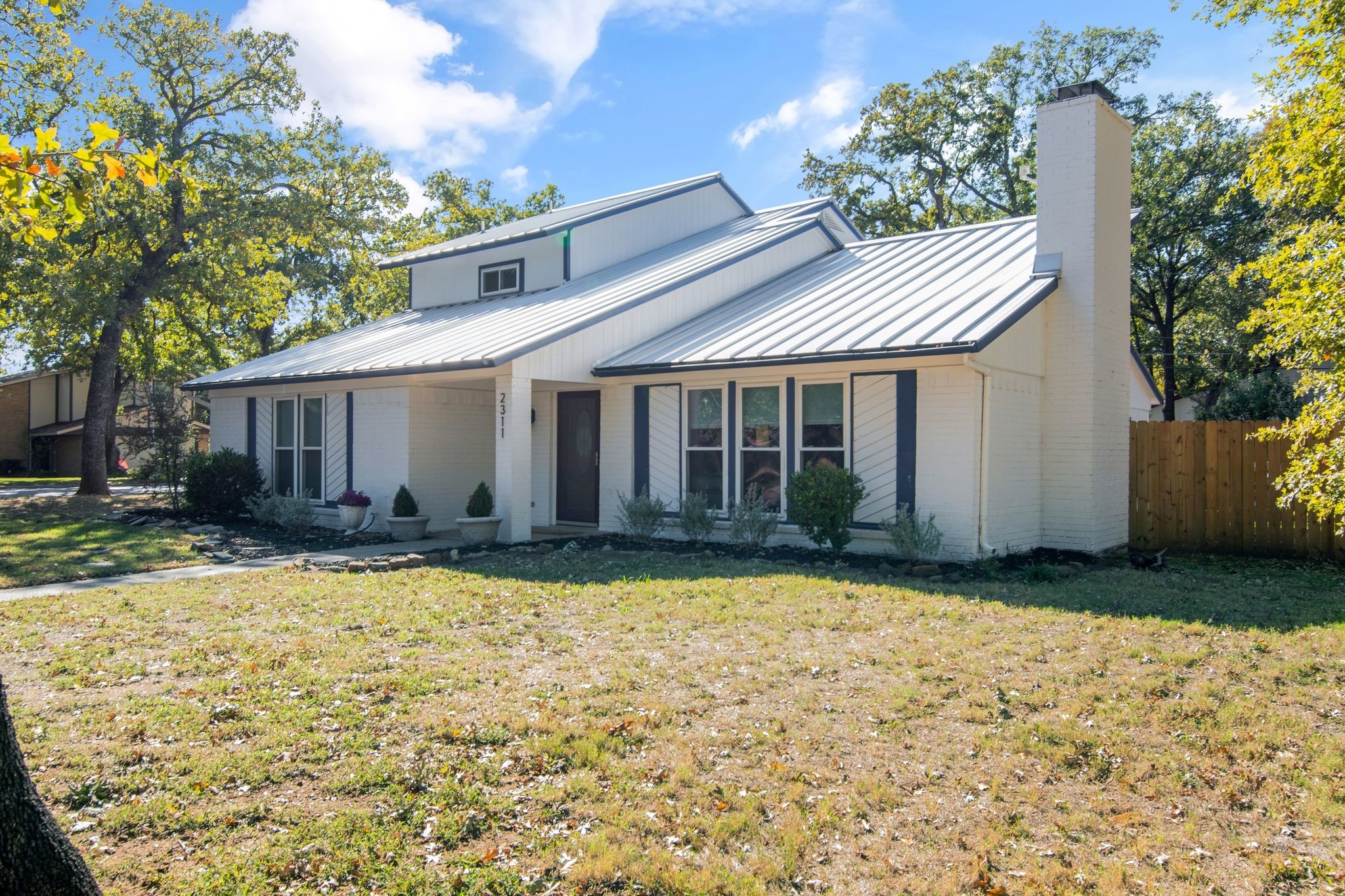2311 Hummingbird Trail