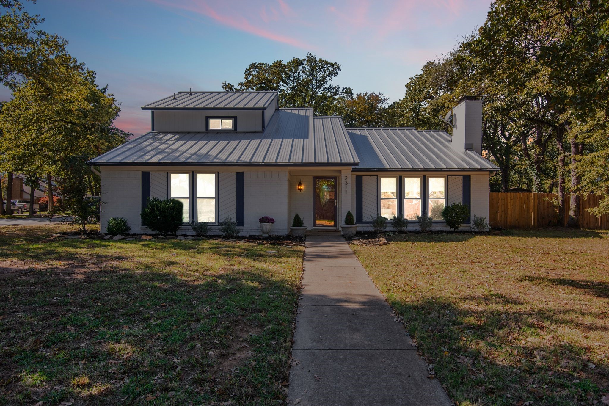 2311 Hummingbird Trail