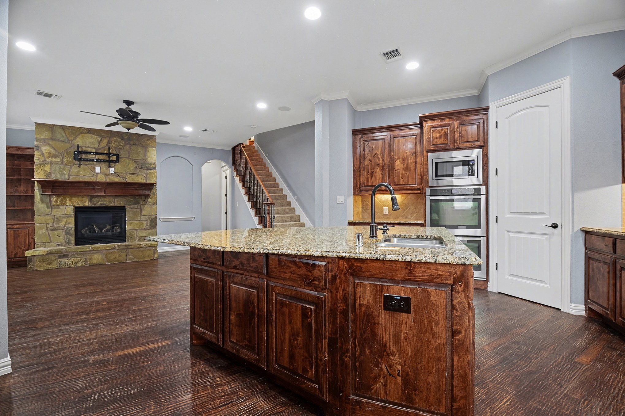 3227 Walnut Grove Place