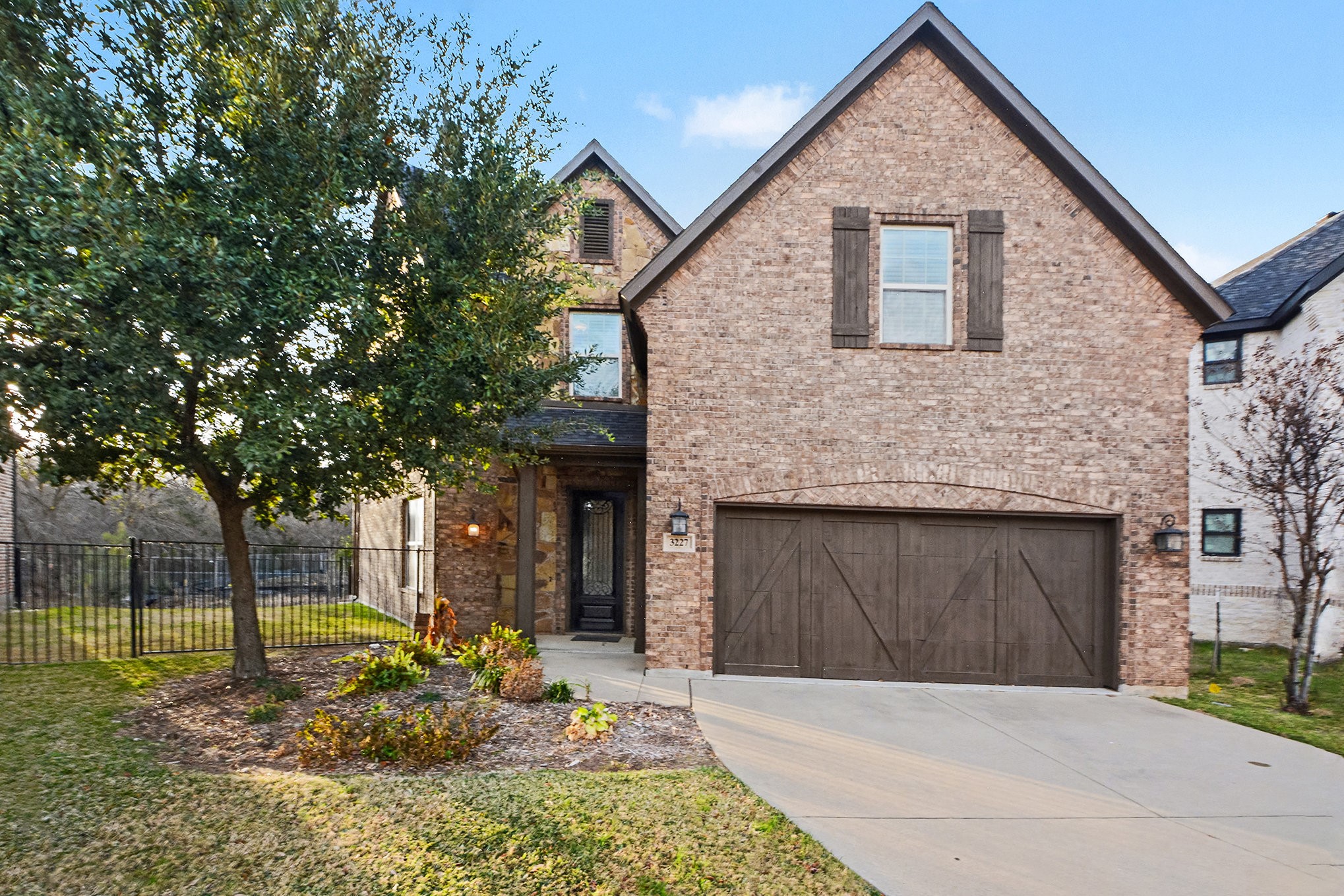 3227 Walnut Grove Place