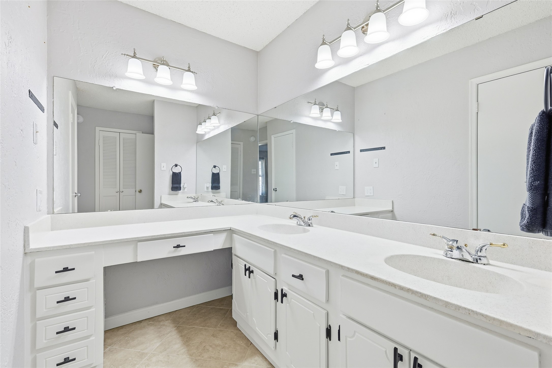 1309 River Oaks Drive