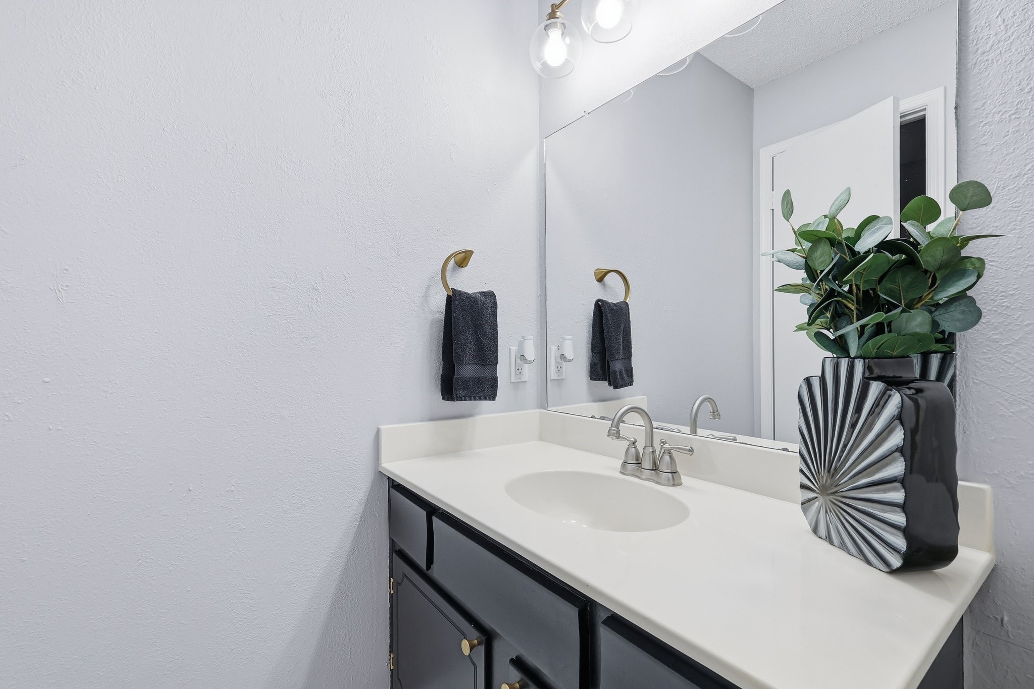 1309 River Oaks Drive