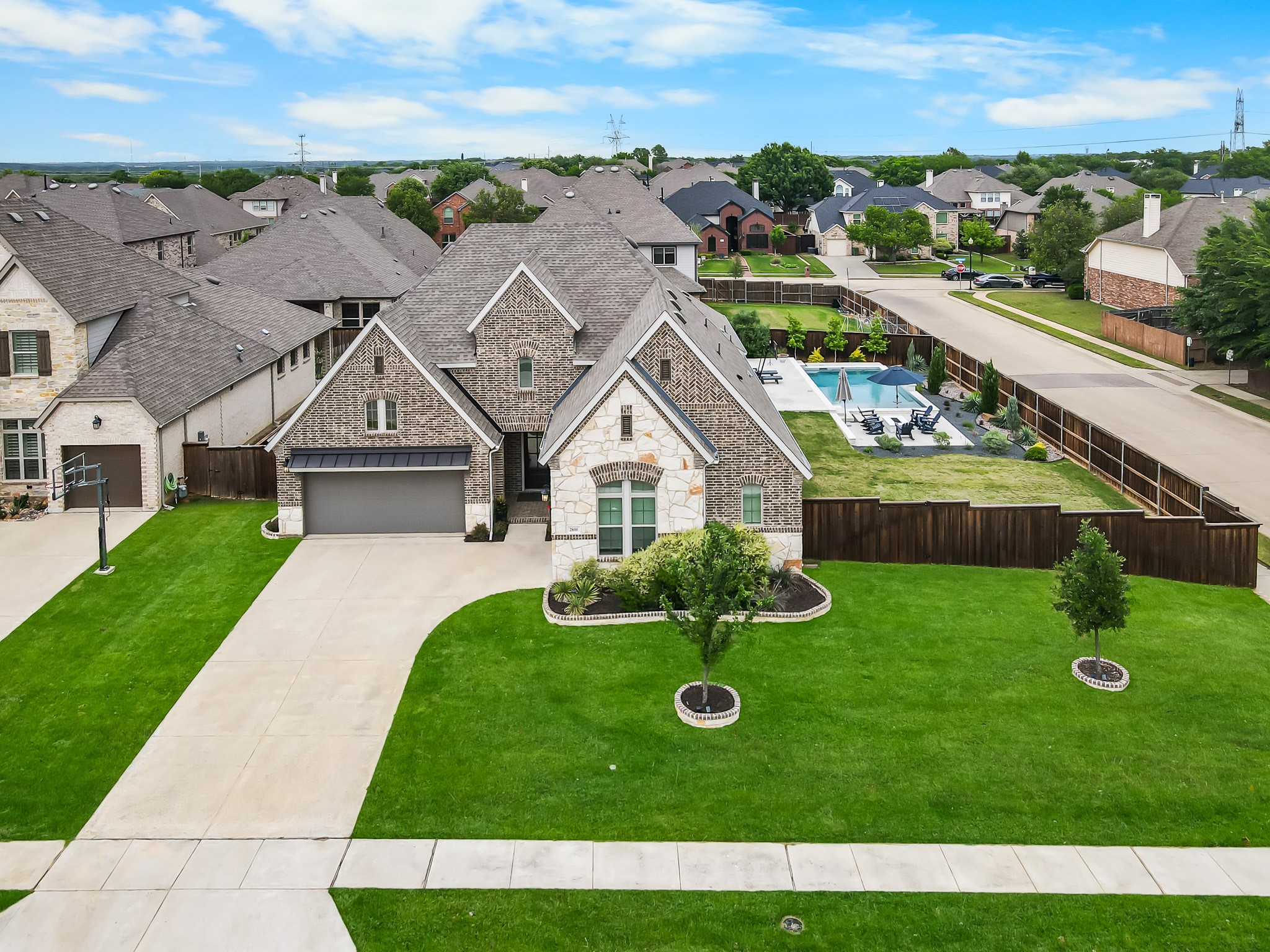 2800 Garrett Drive