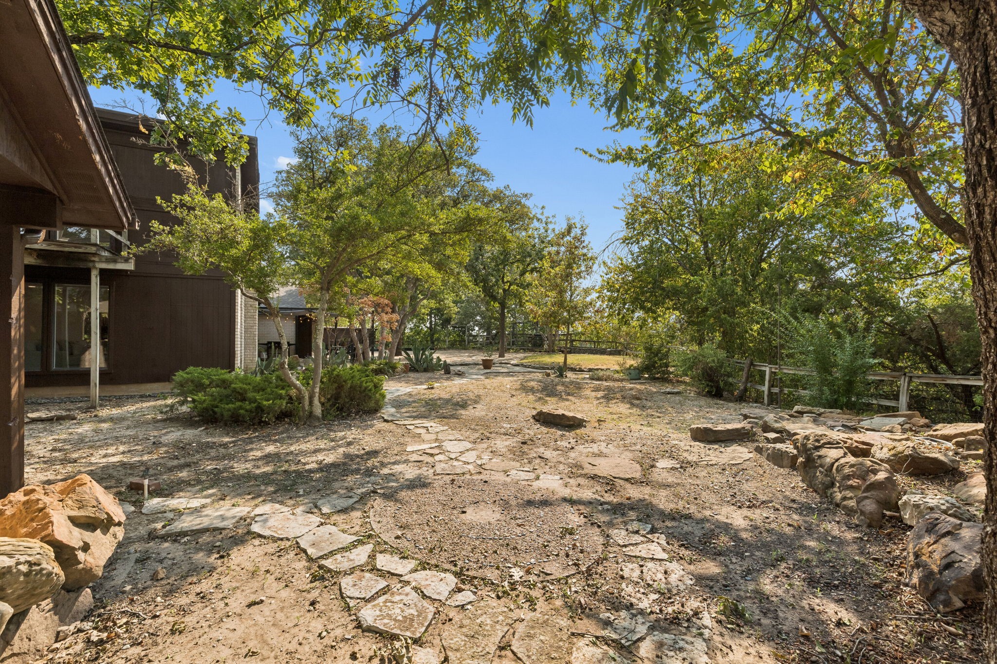 721 Verna Trail N